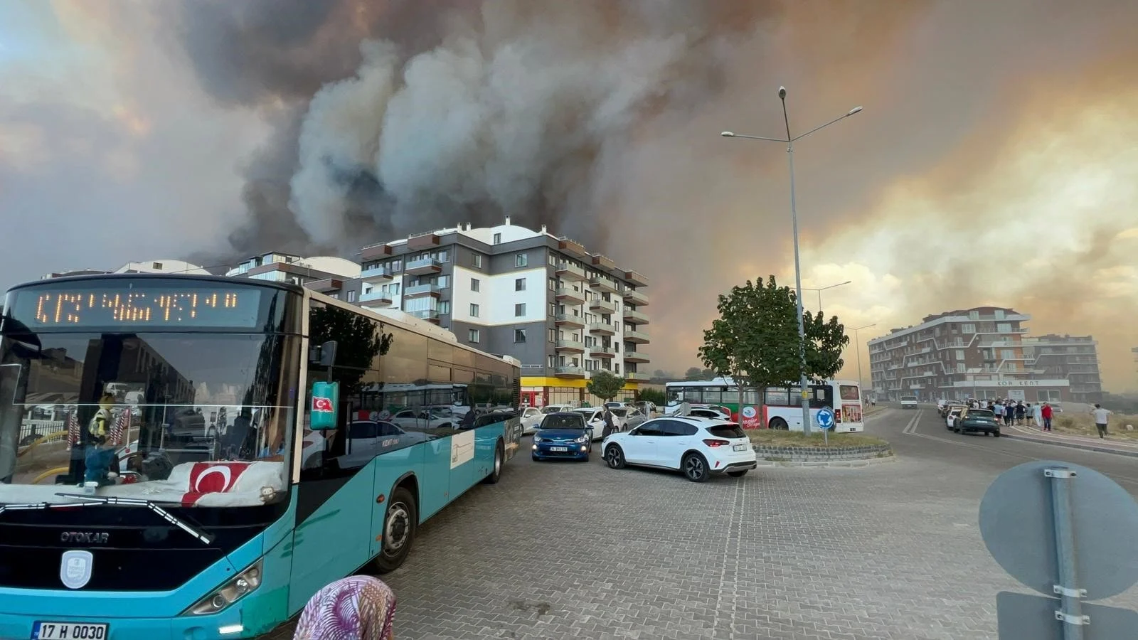 Canakkale Yaniyor Universite Bosaltildi Itfaiyeciler Son Anda Kurtuldu 6