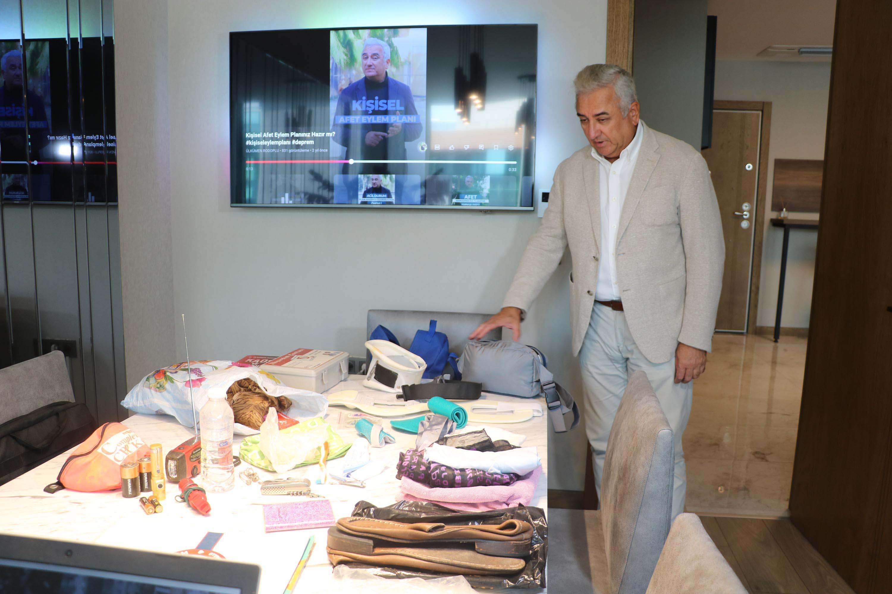 D E P R E M D E I L K 72 S A A T C O K K R I T I K 865593 257078