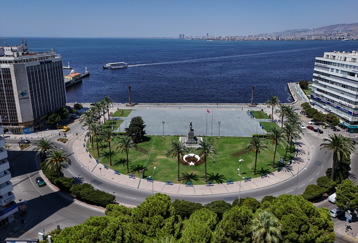 Izmirde Bunaltici Sicak Termometreler 40 Dereceyi Asti 2