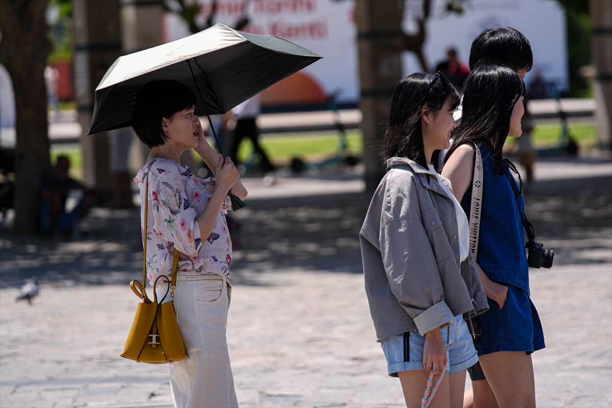 Izmirde Bunaltici Sicak Termometreler 40 Dereceyi Asti 3
