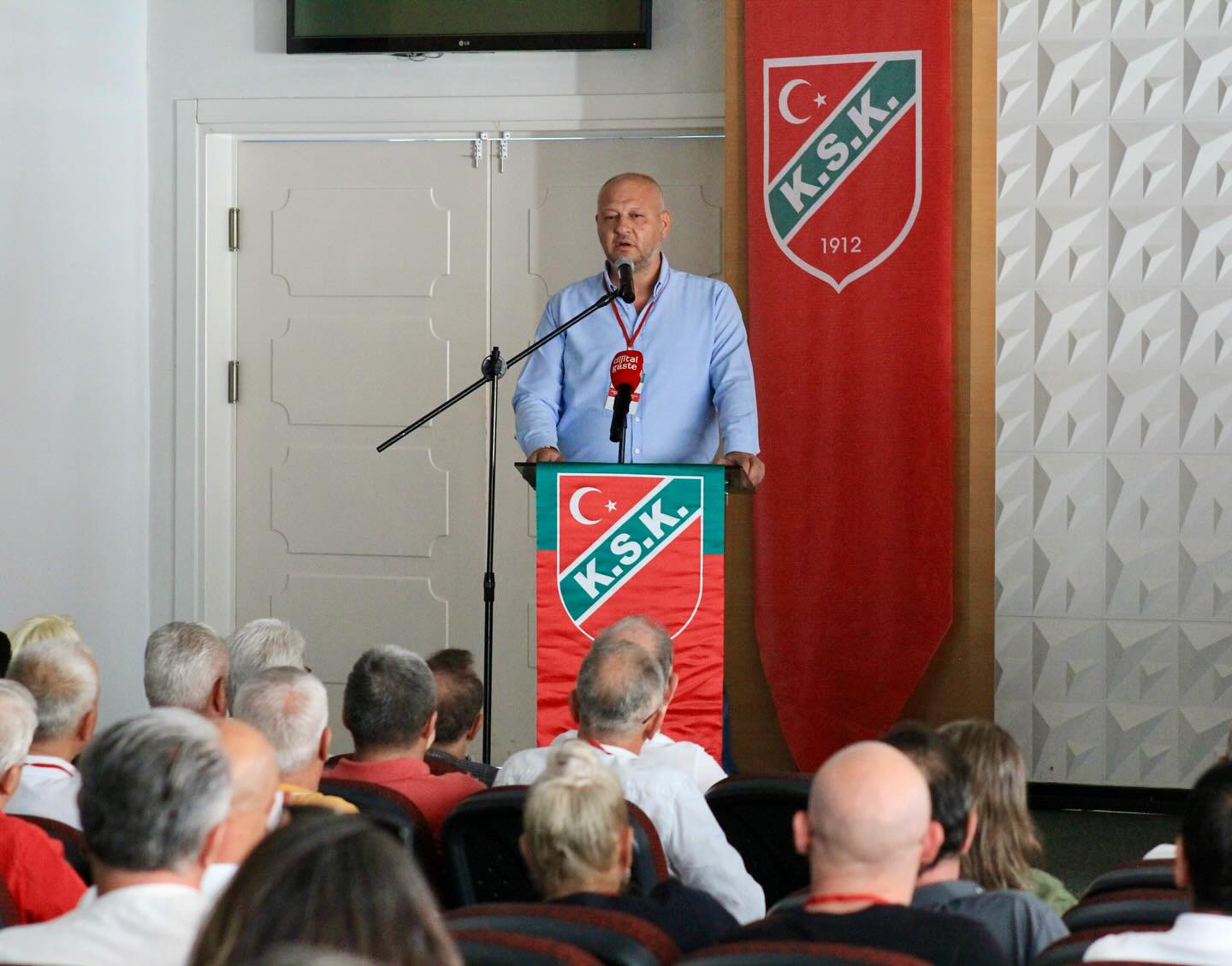 Karsiyakada Zamanla Yaris Gundem Transfer Yasagi 2