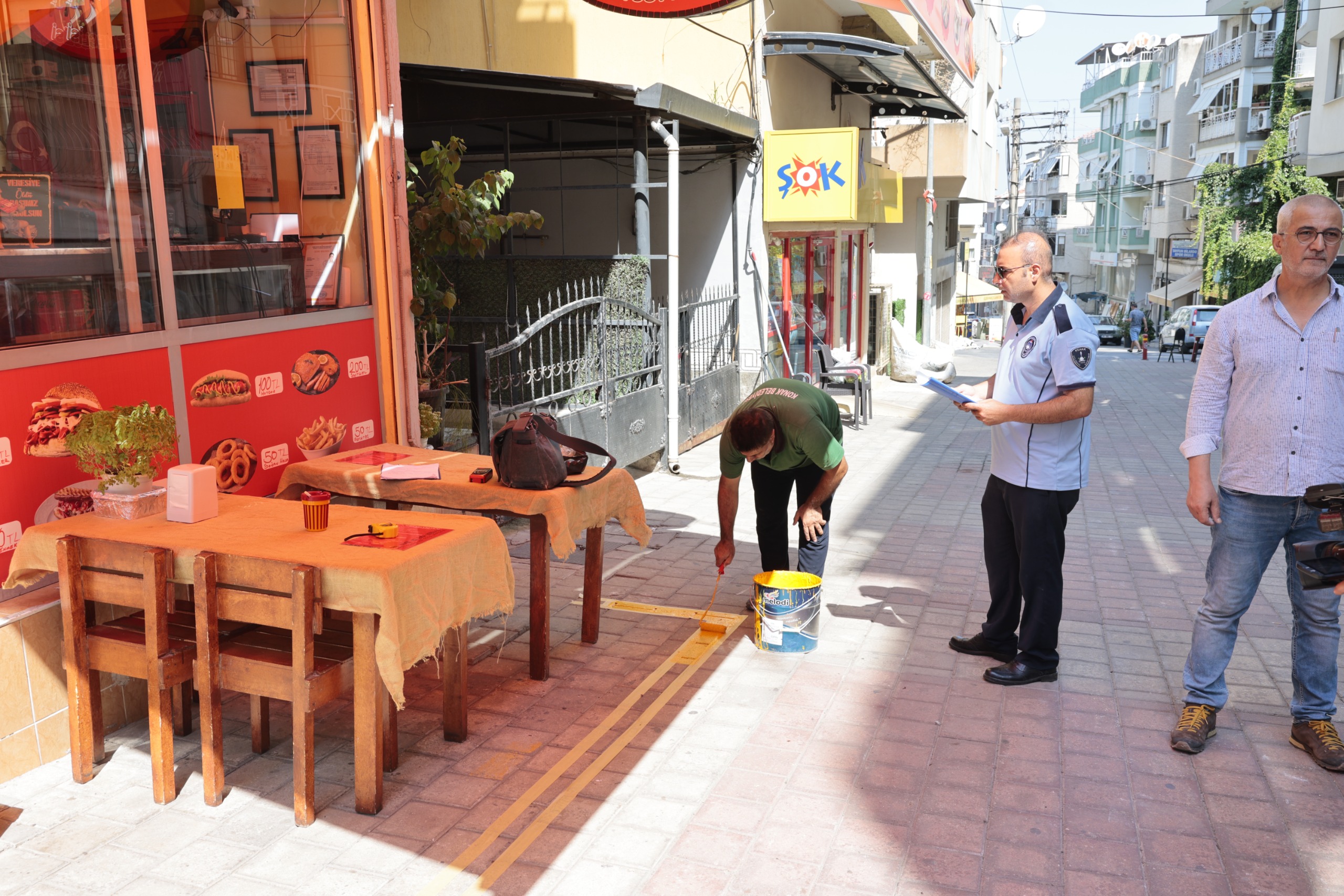 Konakta Kaldirim Isgaline Karsi Sari Cizgi Uygulamasi 3