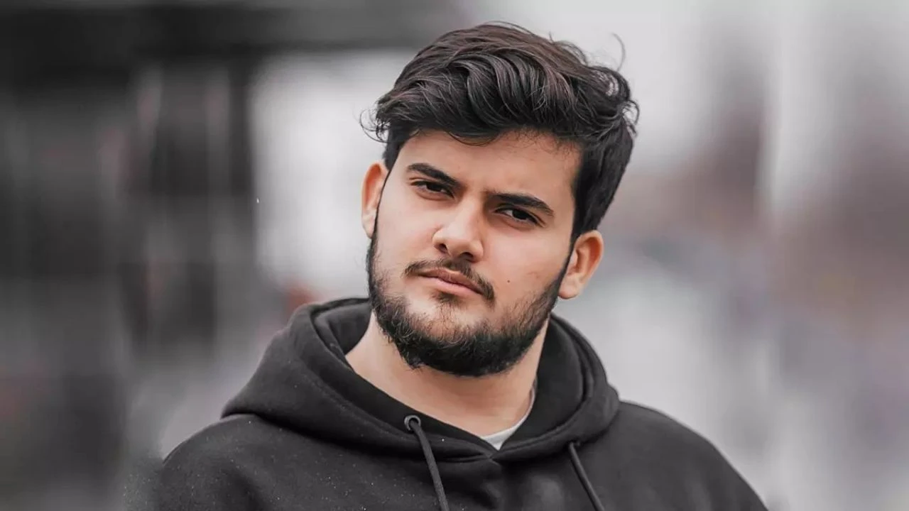 Unlu Yayinci Oldu Iddiasi Canli Yayinlar Apar Topar Kesildi 1