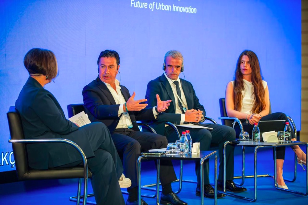 Başkan Lâl Denizli, B40 Zirvesi’nde Konuştu6 (1)