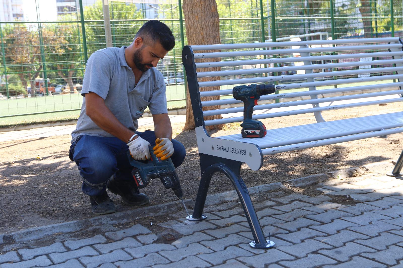 Bayraklı'da Parklar Yenileniyor (4)