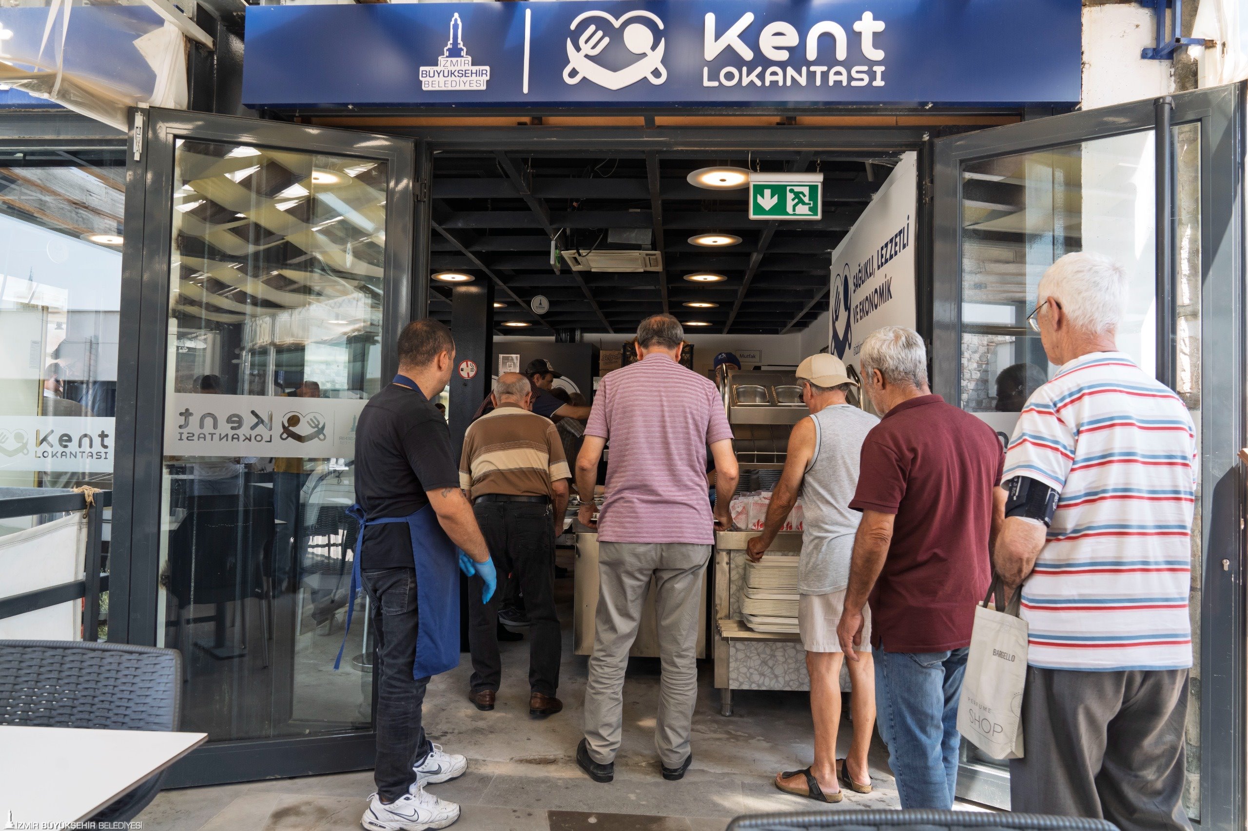 Bir Tabakta Dayanisma Izmirin Ortak Sofrasi Kent Lokantalari 4