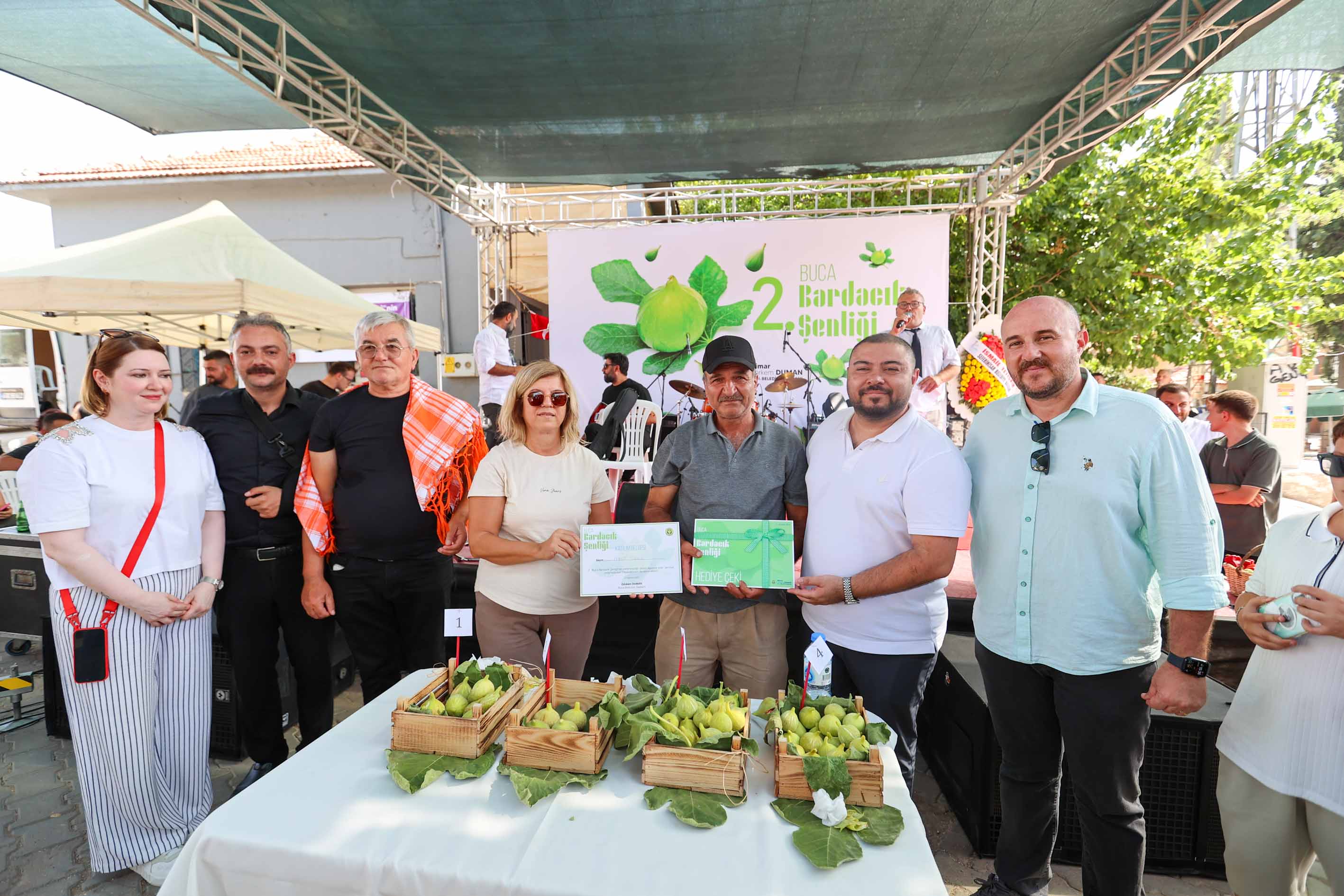 Bucada Muzik Ve Lezzet Dolu Bardacik Senligi 3
