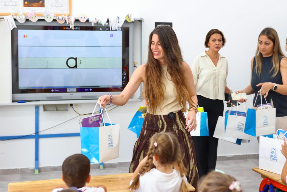 Cesme Belediyesinden Ilkokula Baslayan Ogrencilere Hos Geldin Hediyesi 2