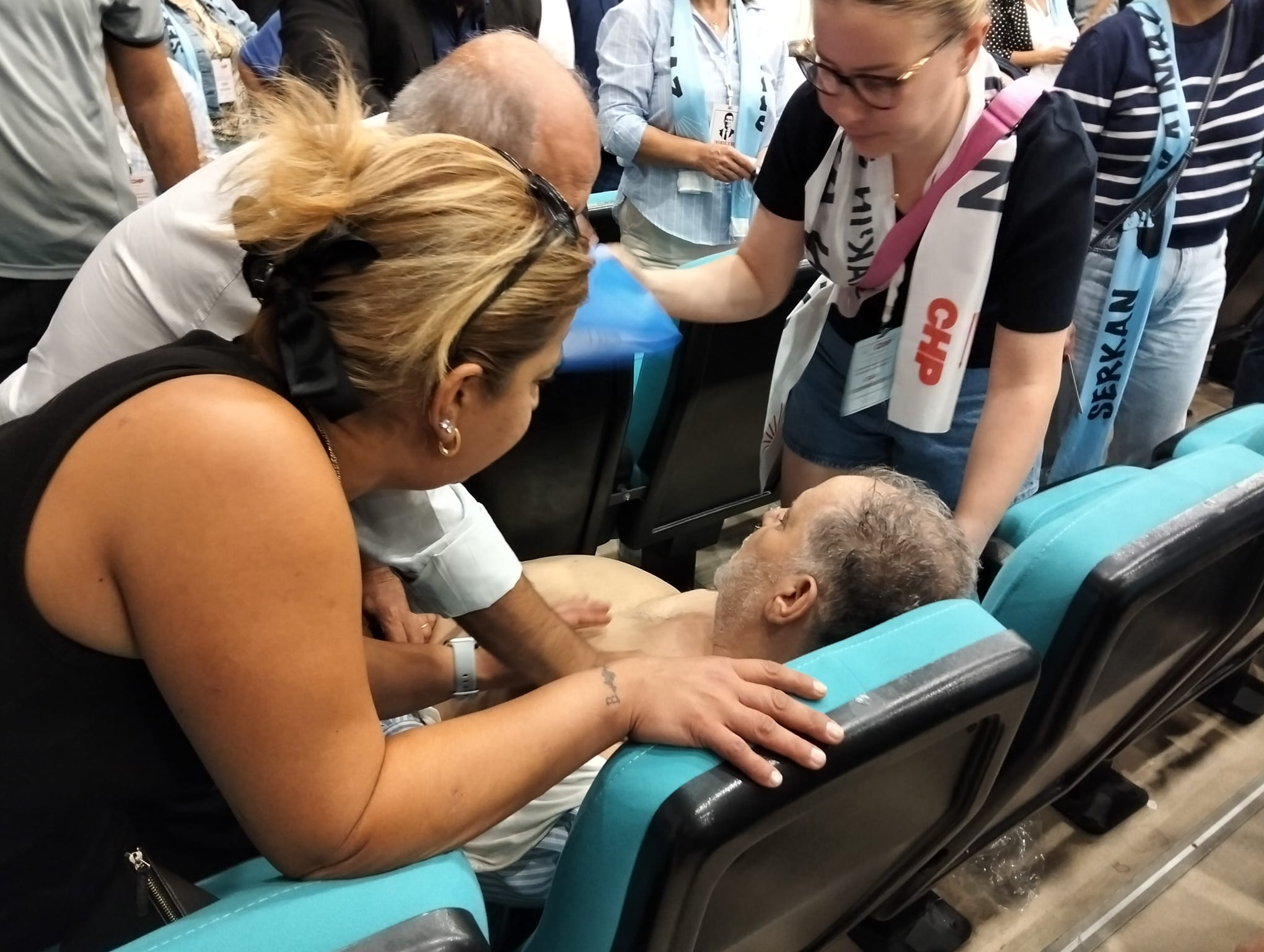 Chp Konak Kongresinde Kavga Cikti Ithal Aday Tartismasi 2