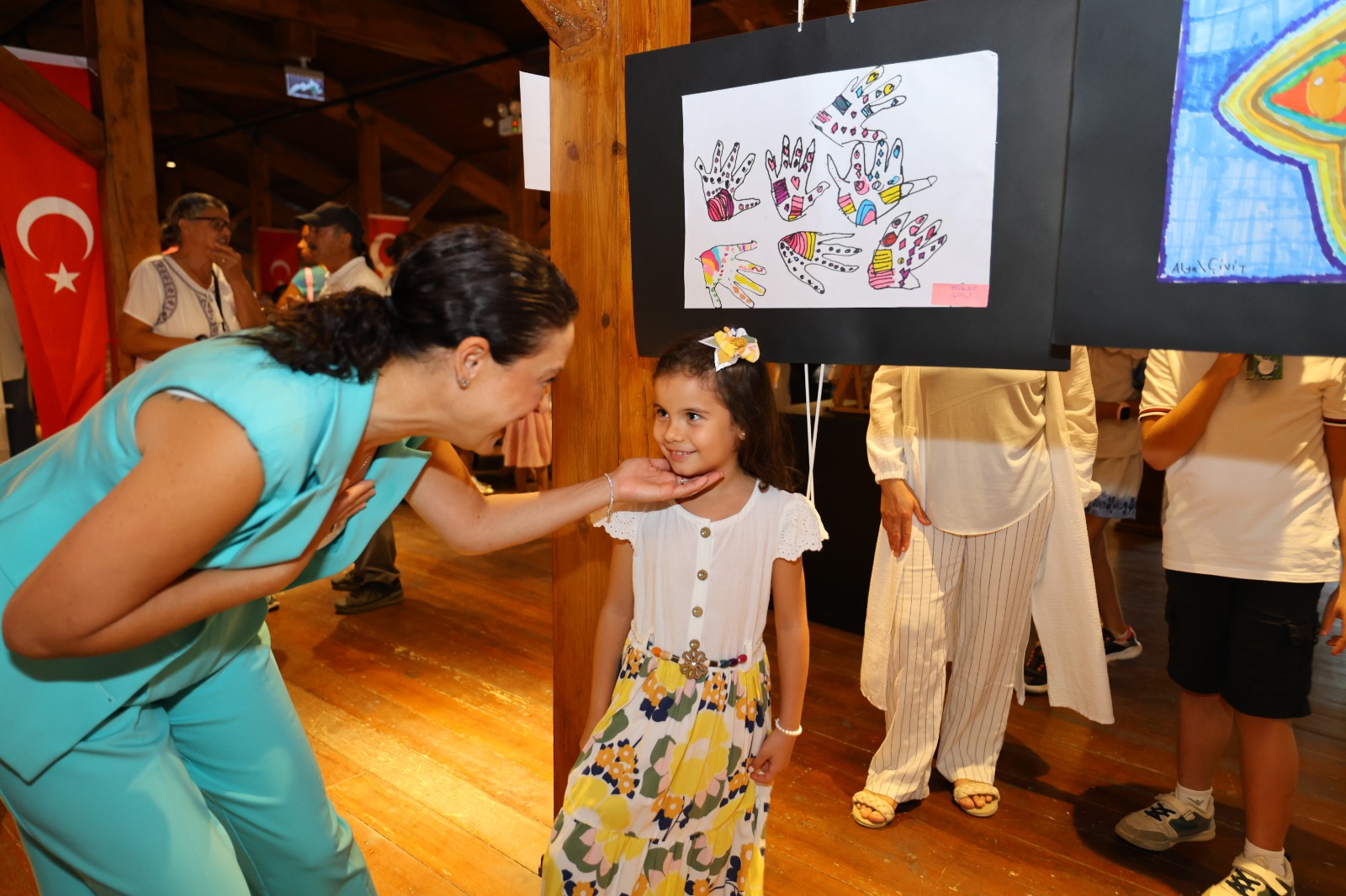 Efes Selcukun Cocuklarindan Baris Cizgileri 1