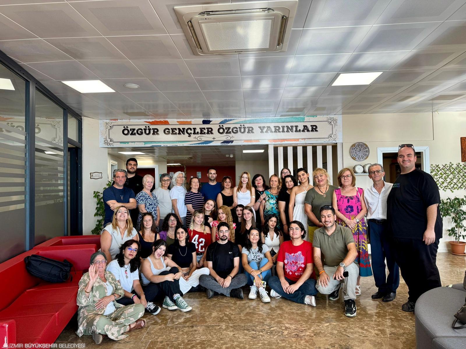 Gencler Ve Cinarlar Gelecegi Tasarladi 1