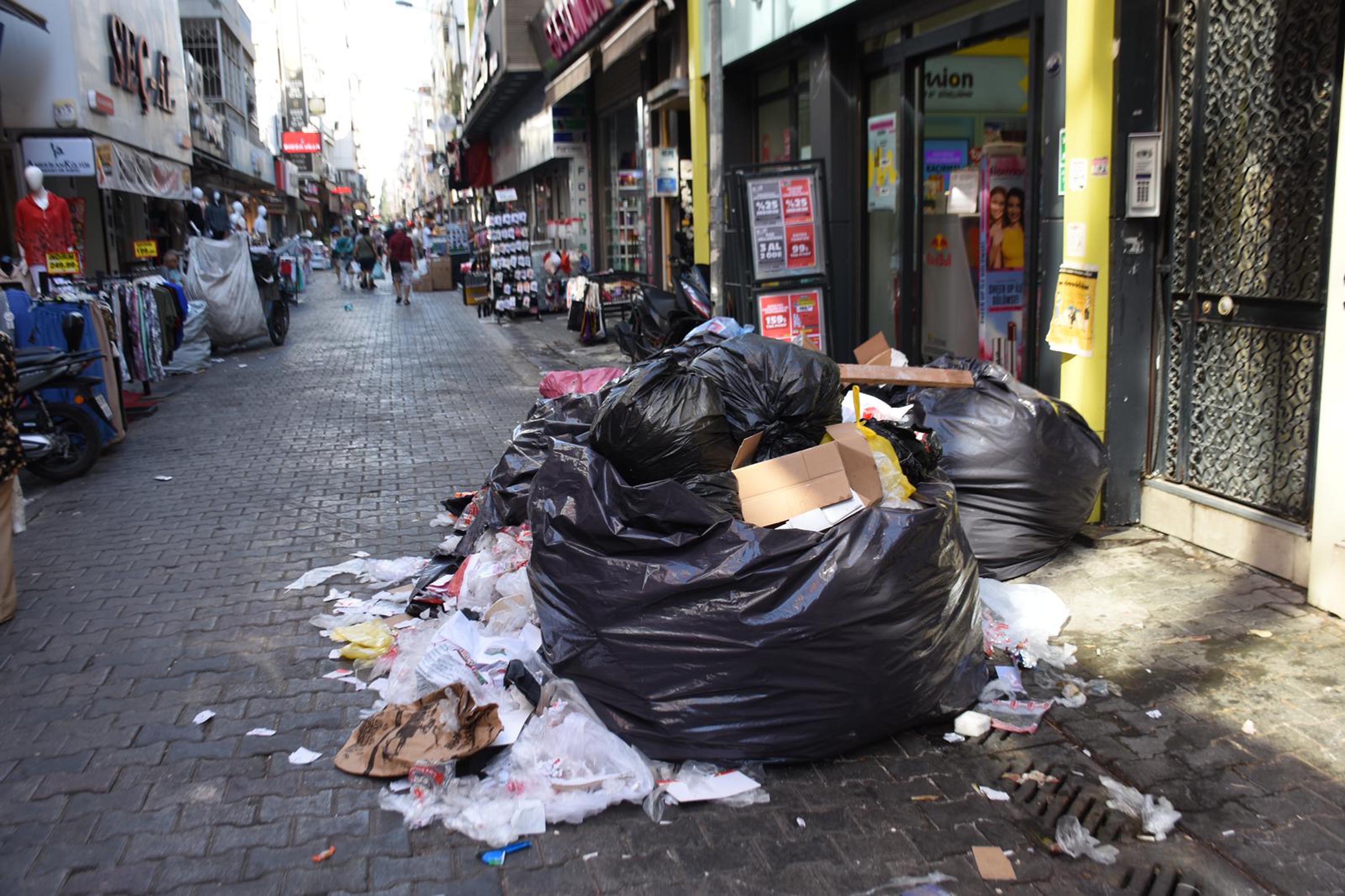 I Z M I R D E C O P Y I G I N L A R I T E P K I Y E N E D E N O L D 931550 276703