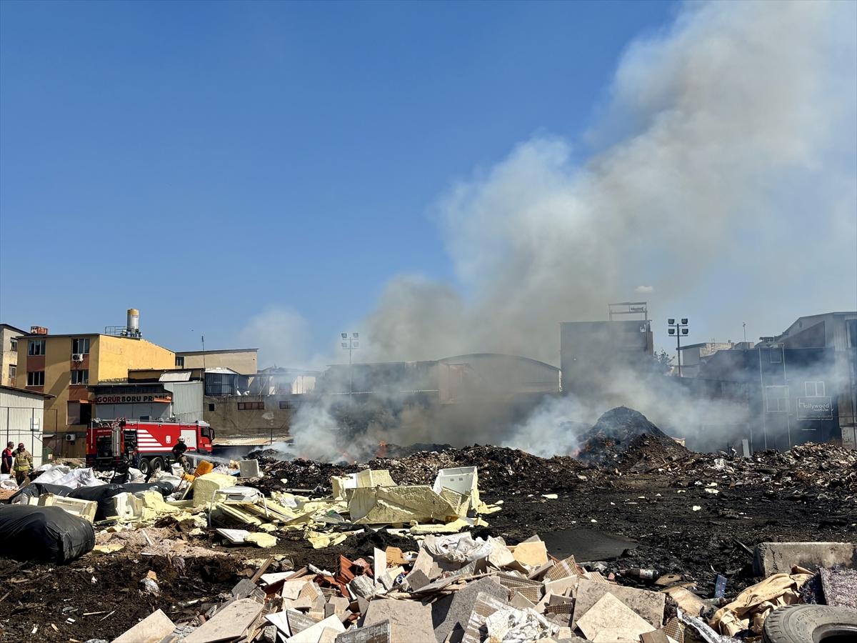 Izmirde Cop Sorunu Alev Aldi Vatandaslar Tepkili 3