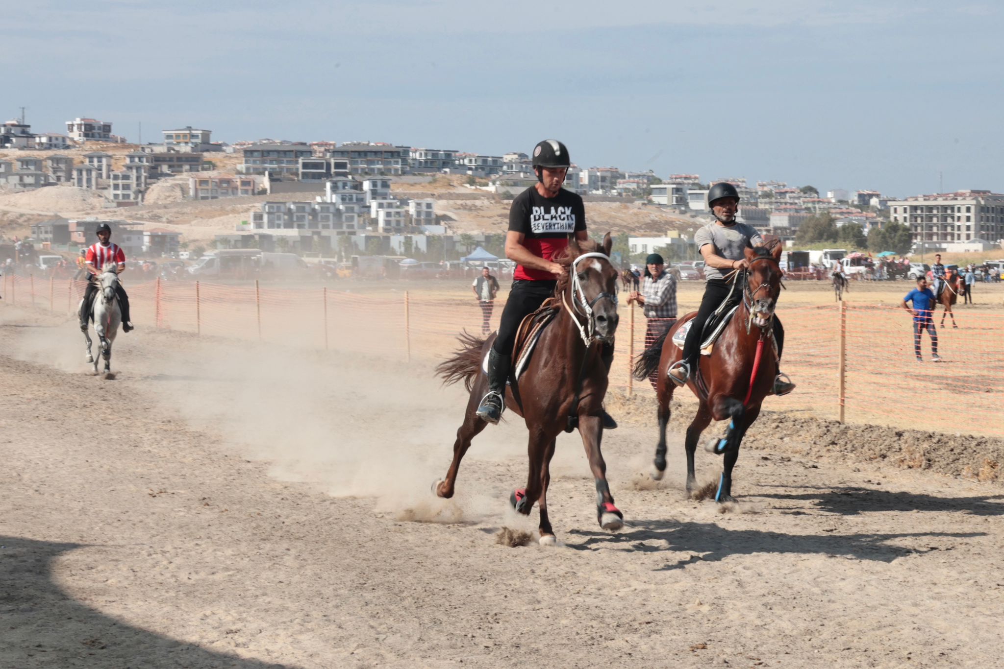 Turkiyenin Sampiyon Atlari Menemende Yaristi 5