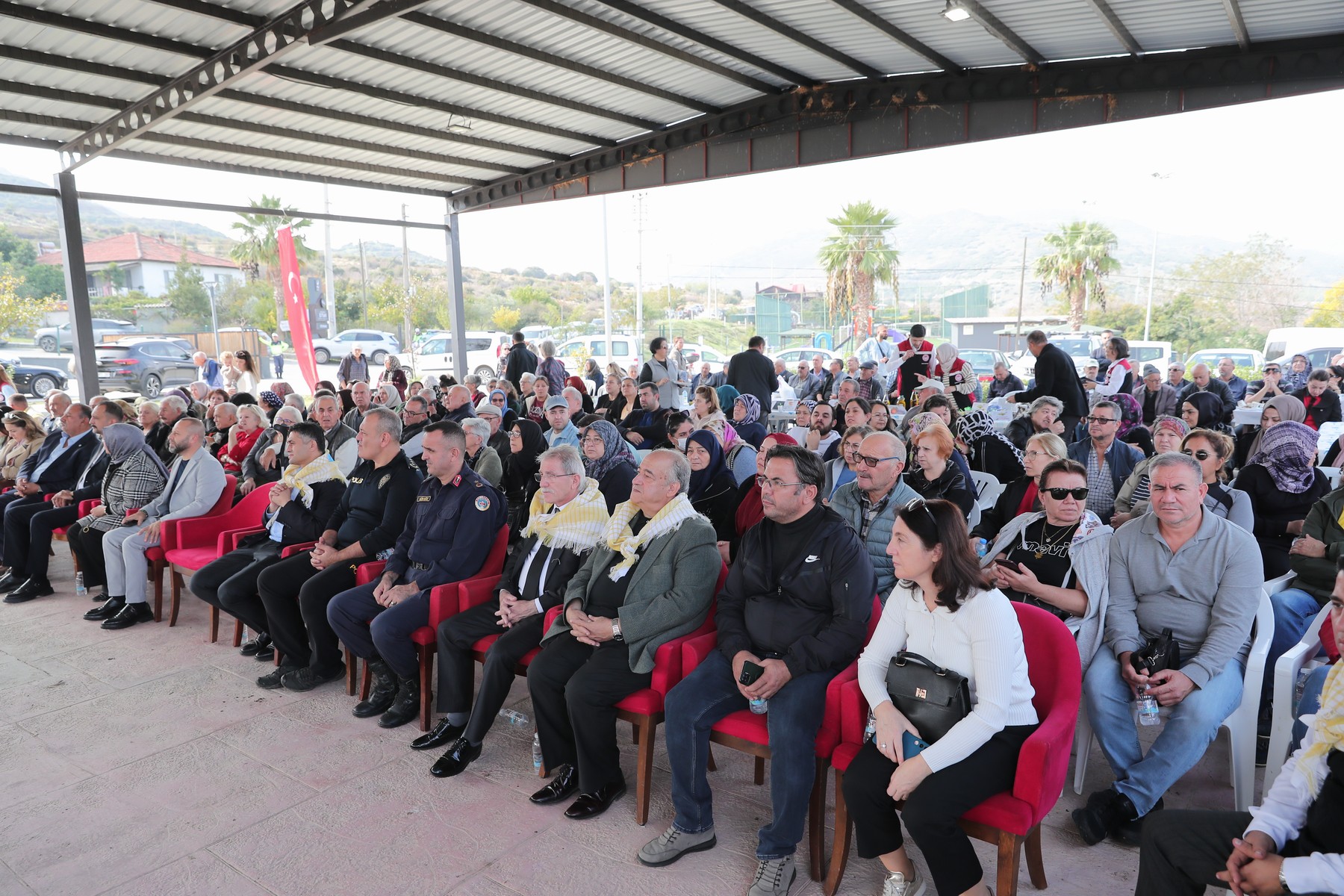 14 Aliağa’da Zeytinin Bereketi 4.Zeytin Hasat Şenliği’nde Kutlandı