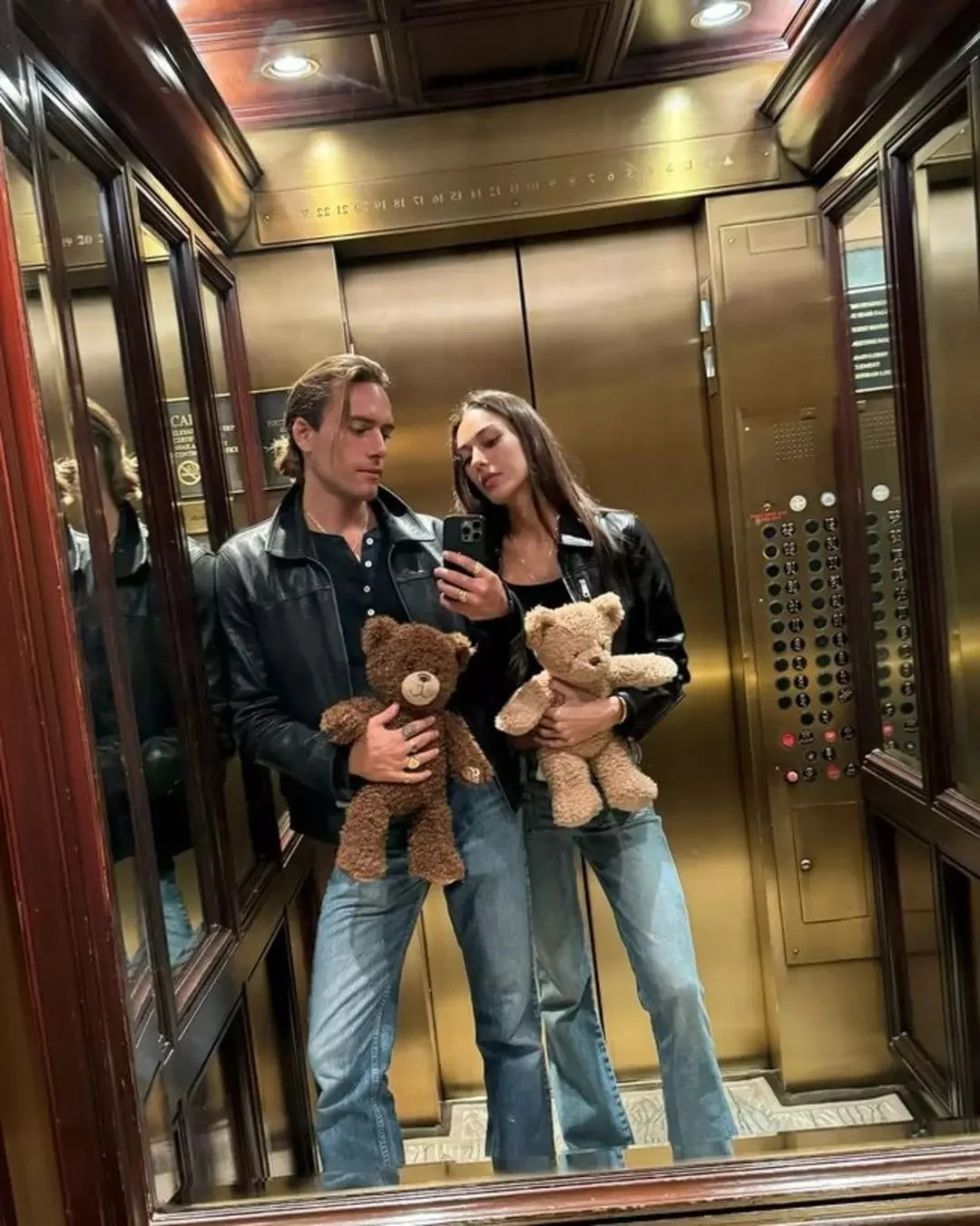 2 Yillik Iliskisi Biten Unlu Oyuncu Sessizligini Bozdu Evlilikten Dondu 1