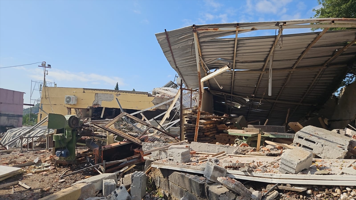 A A 20251022 39486204 39486203 I Z M I R D E E V D E P A T L A M A M E Y D A N A G E L D I 1 K I S I Y A R A L A N D I