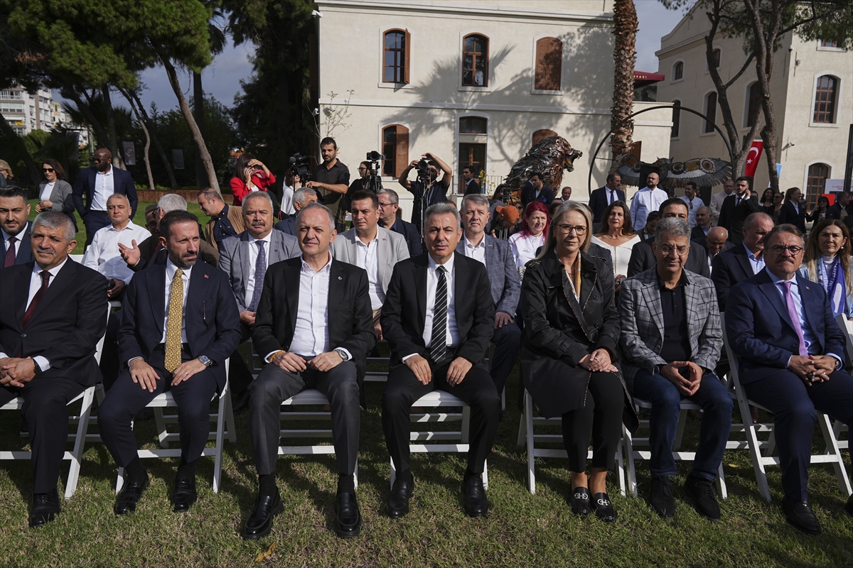 A A 20251025 39515899 39515882 I Z M I R K U L T U R Y O L U F E S T I V A L I B A S L A D I