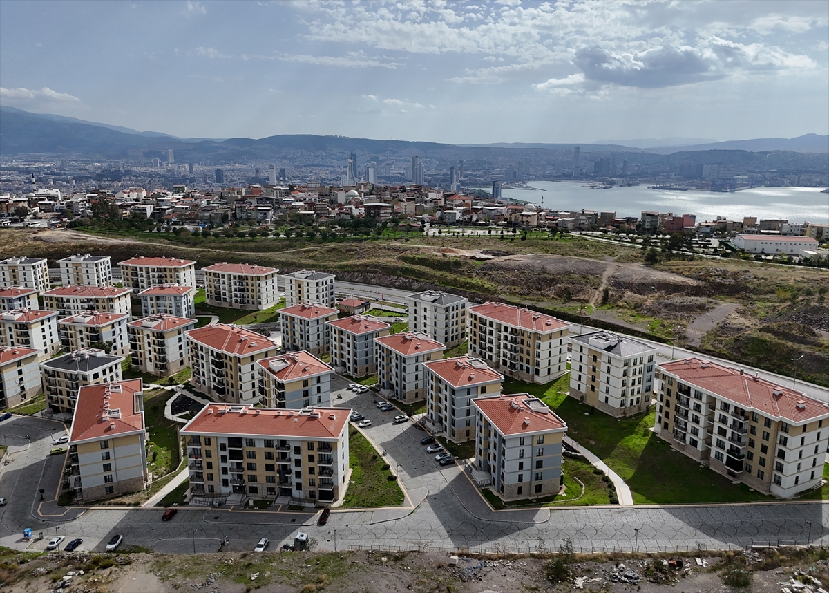 A A 20251029 39552594 39552575 I Z M I R D E 117 K I S I N I N Y A S A M I N I Y I T I R D I G I D E P R E M I N U Z E R I N D E N 5 Y I L G E C T I