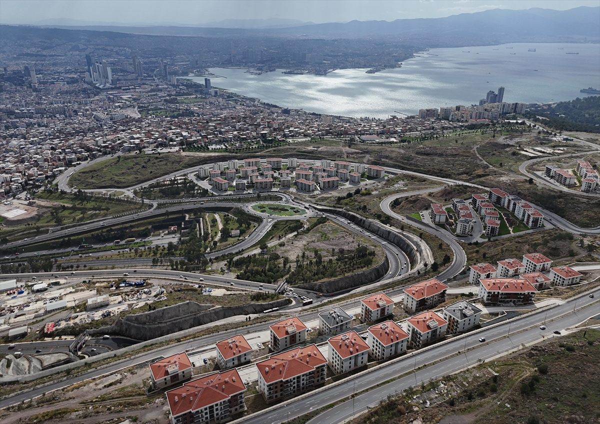 A A 20251029 39552594 39552578 I Z M I R D E 117 K I S I N I N Y A S A M I N I Y I T I R D I G I D E P R E M I N U Z E R I N D E N 5 Y I L G E C T I