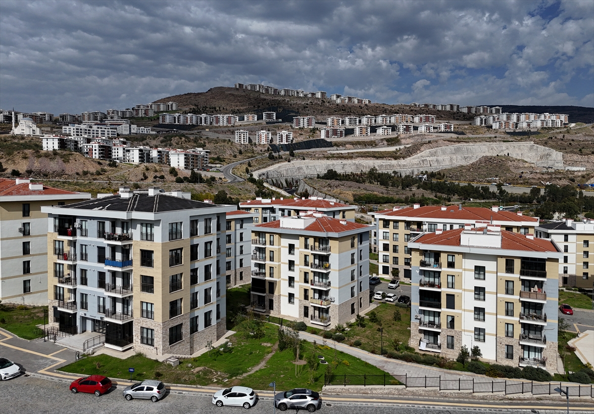 A A 20251029 39552594 39552580 I Z M I R D E 117 K I S I N I N Y A S A M I N I Y I T I R D I G I D E P R E M I N U Z E R I N D E N 5 Y I L G E C T I