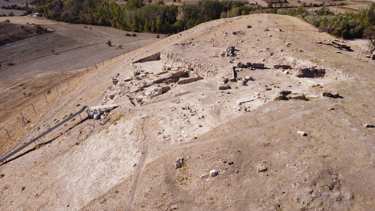 Arkeolojik Kazilarda Bulundu Tam 4500 Yillik 3