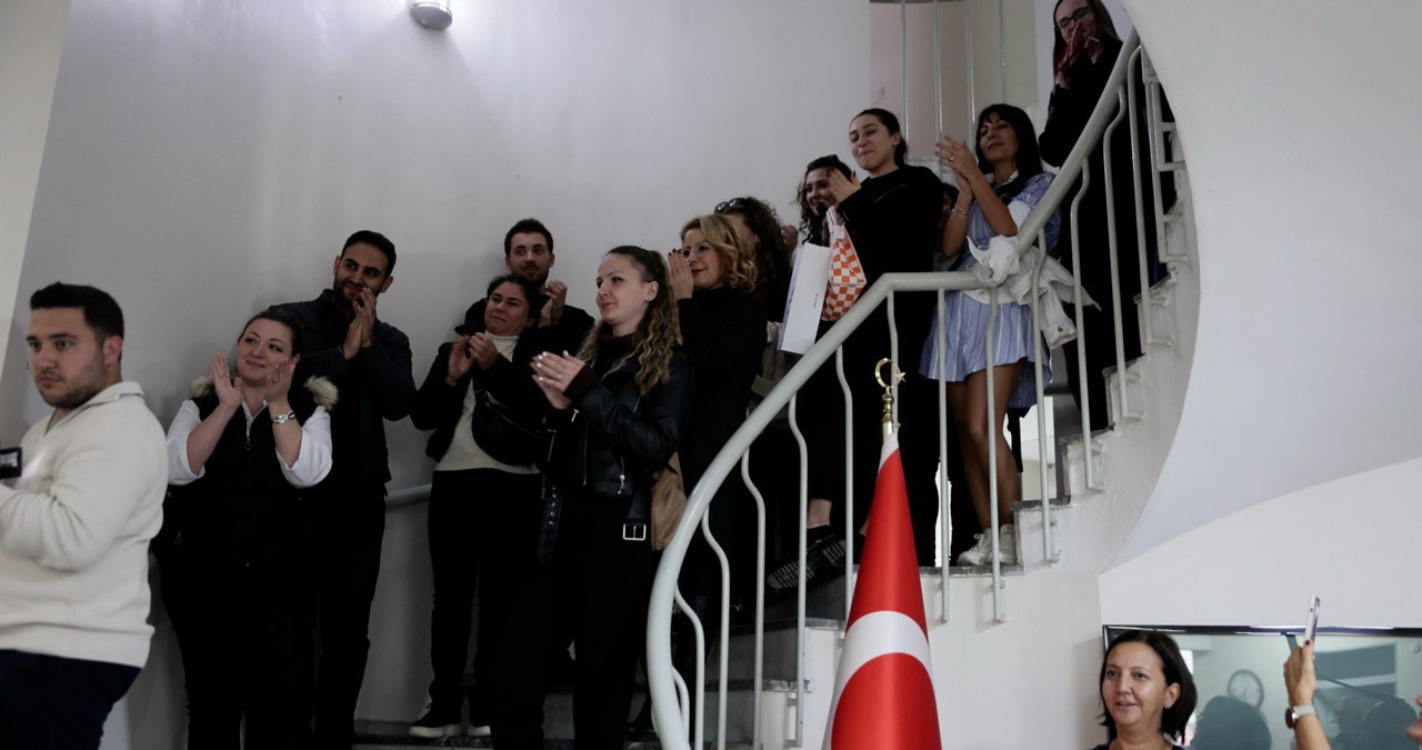 Baskan Yigitten Personele Duygulandiran Cumhuriyet Surprizi 3