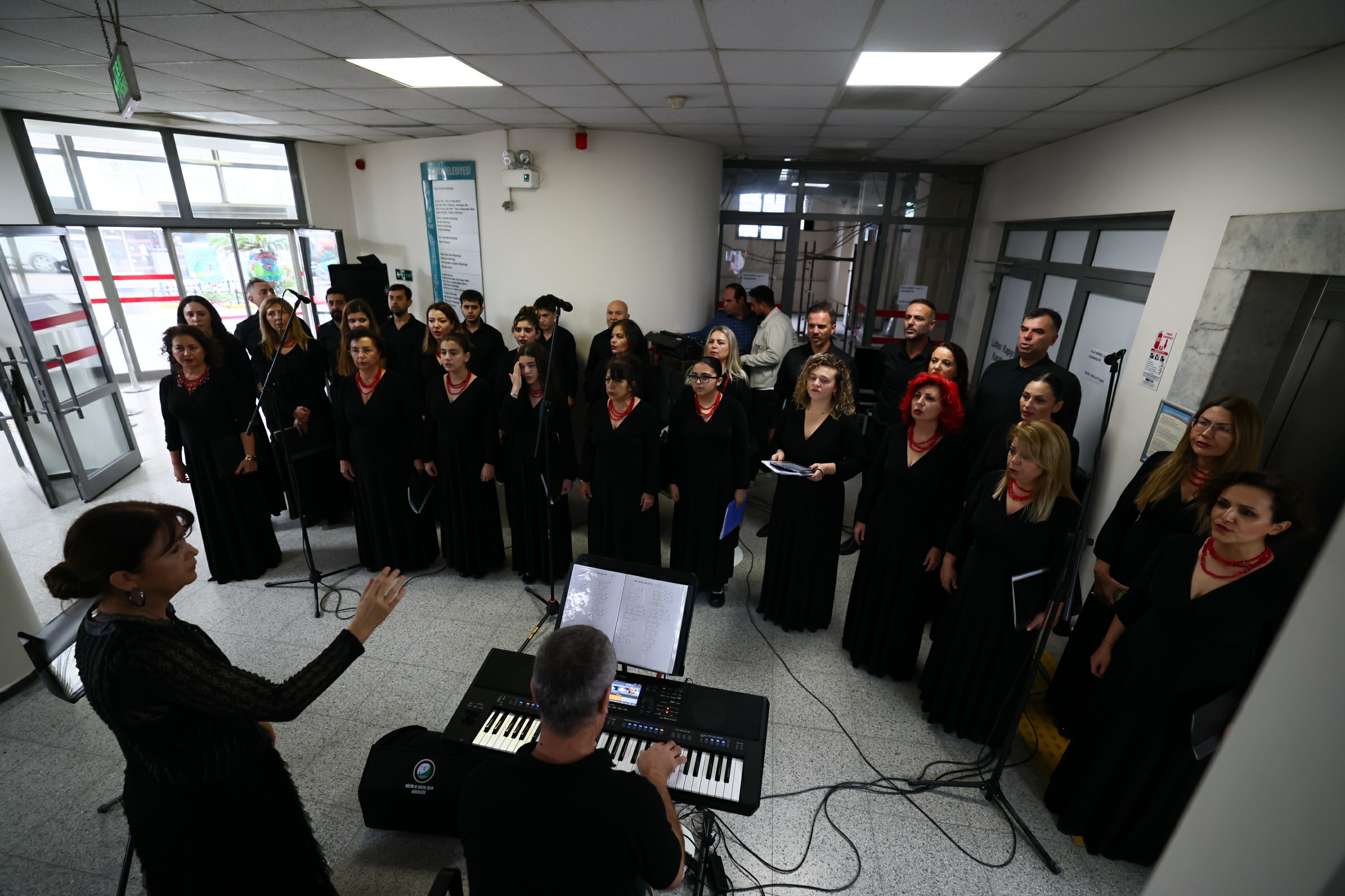 Baskan Yigitten Personele Duygulandiran Cumhuriyet Surprizi 4