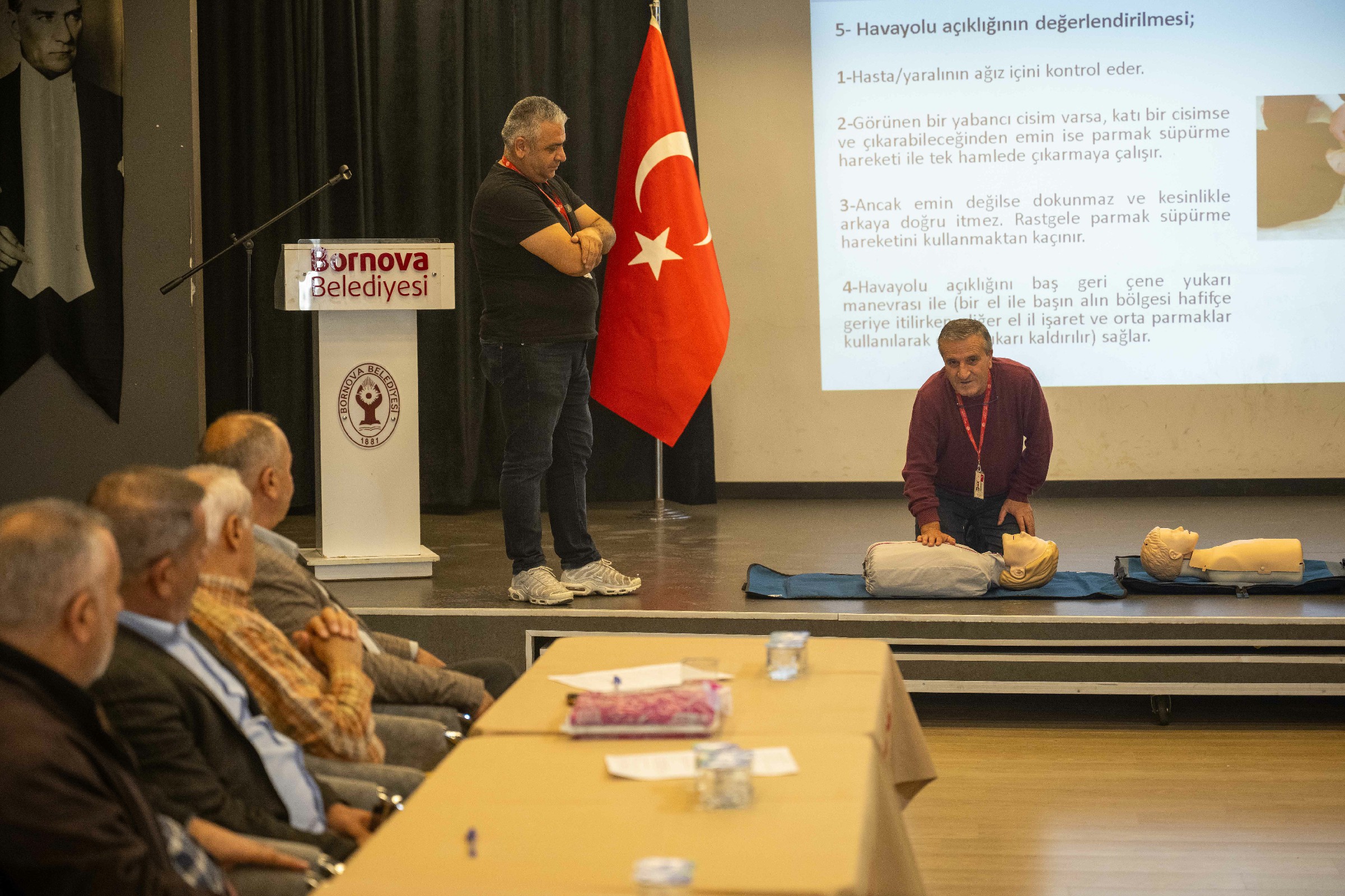 Bornovada Muhtarlara Hayat Kurtaran Egitim 2