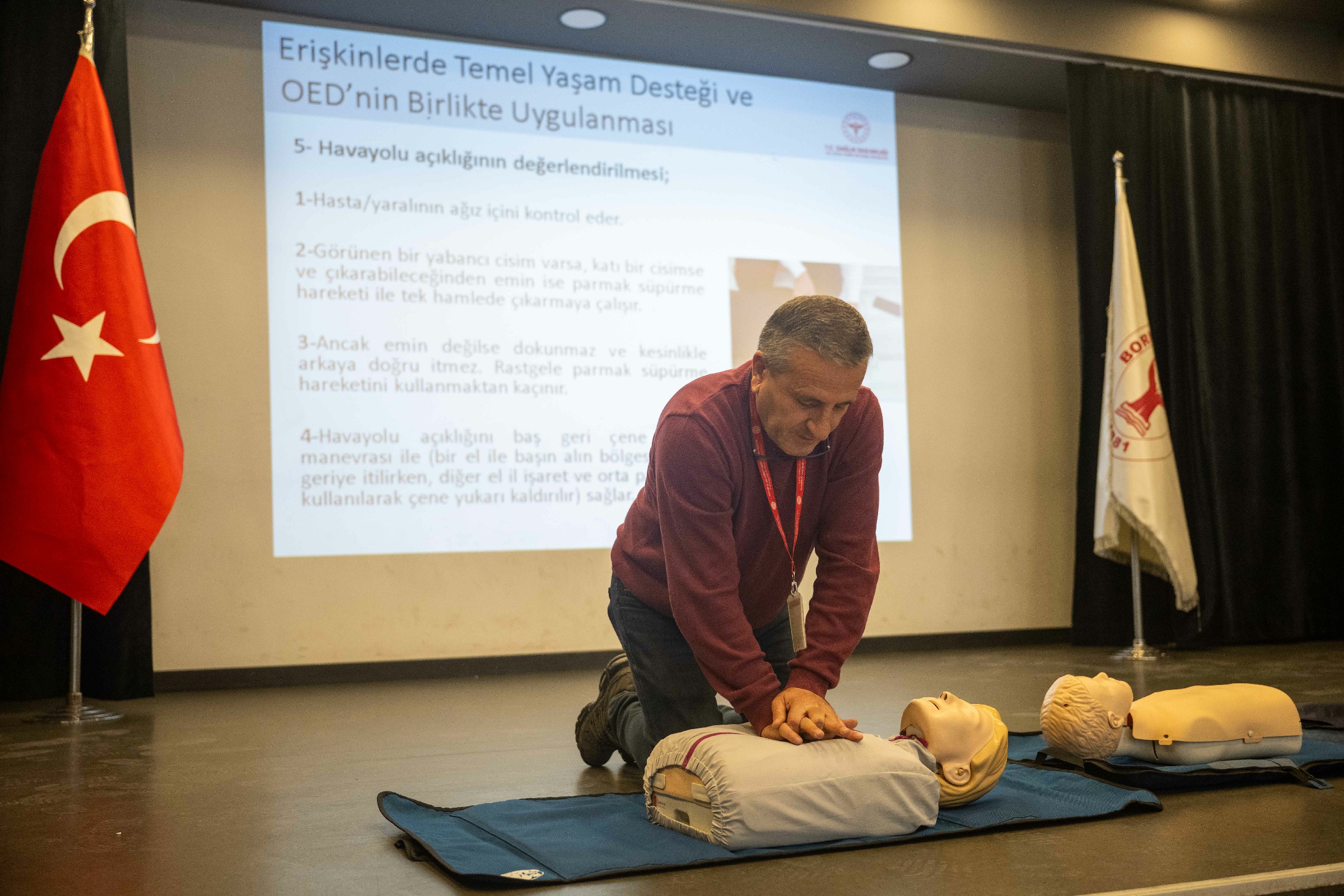 Bornovada Muhtarlara Hayat Kurtaran Egitim 3