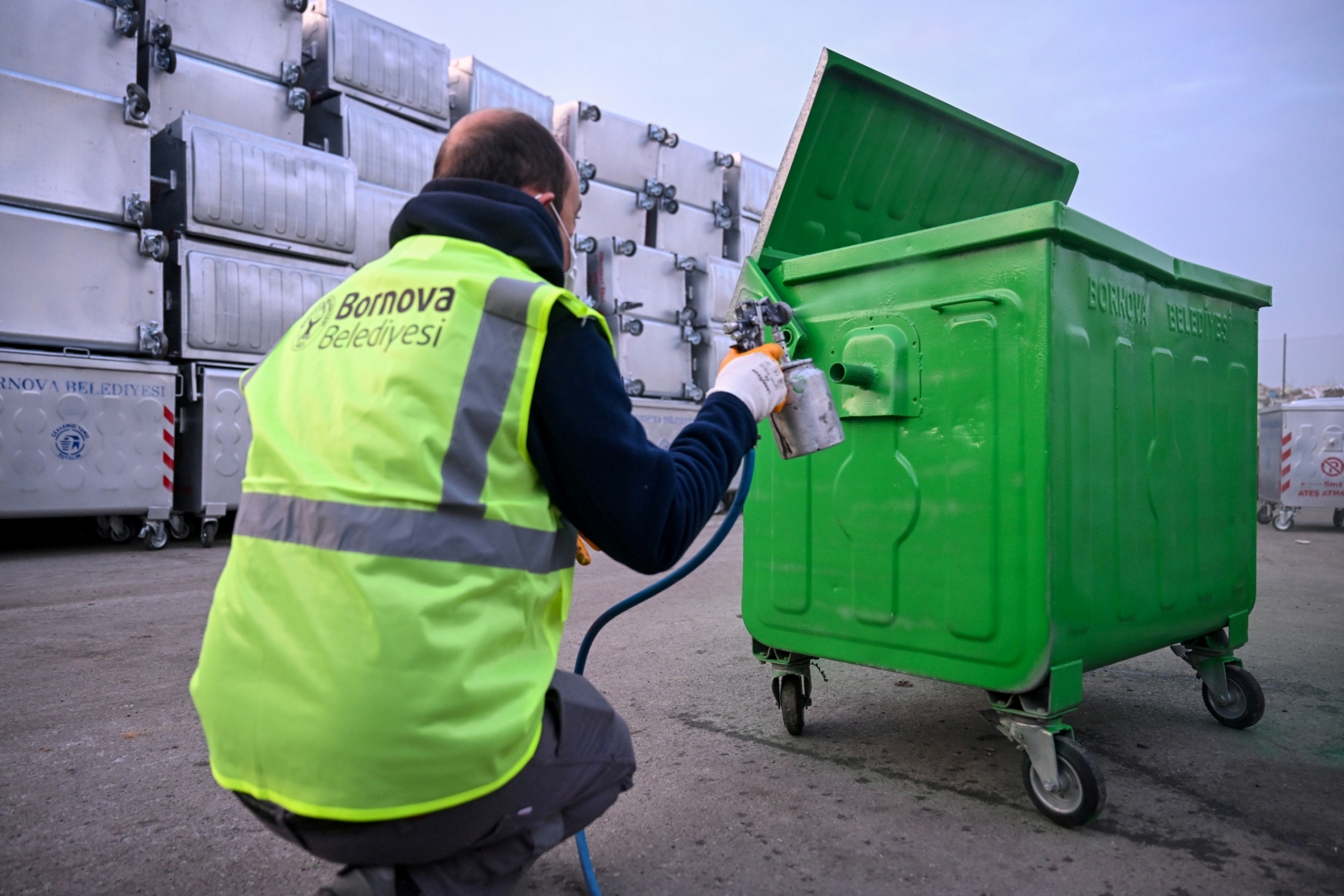 Bornovada Temizlik Hamlesi 1000 Yeni Cop Konteyneri 3