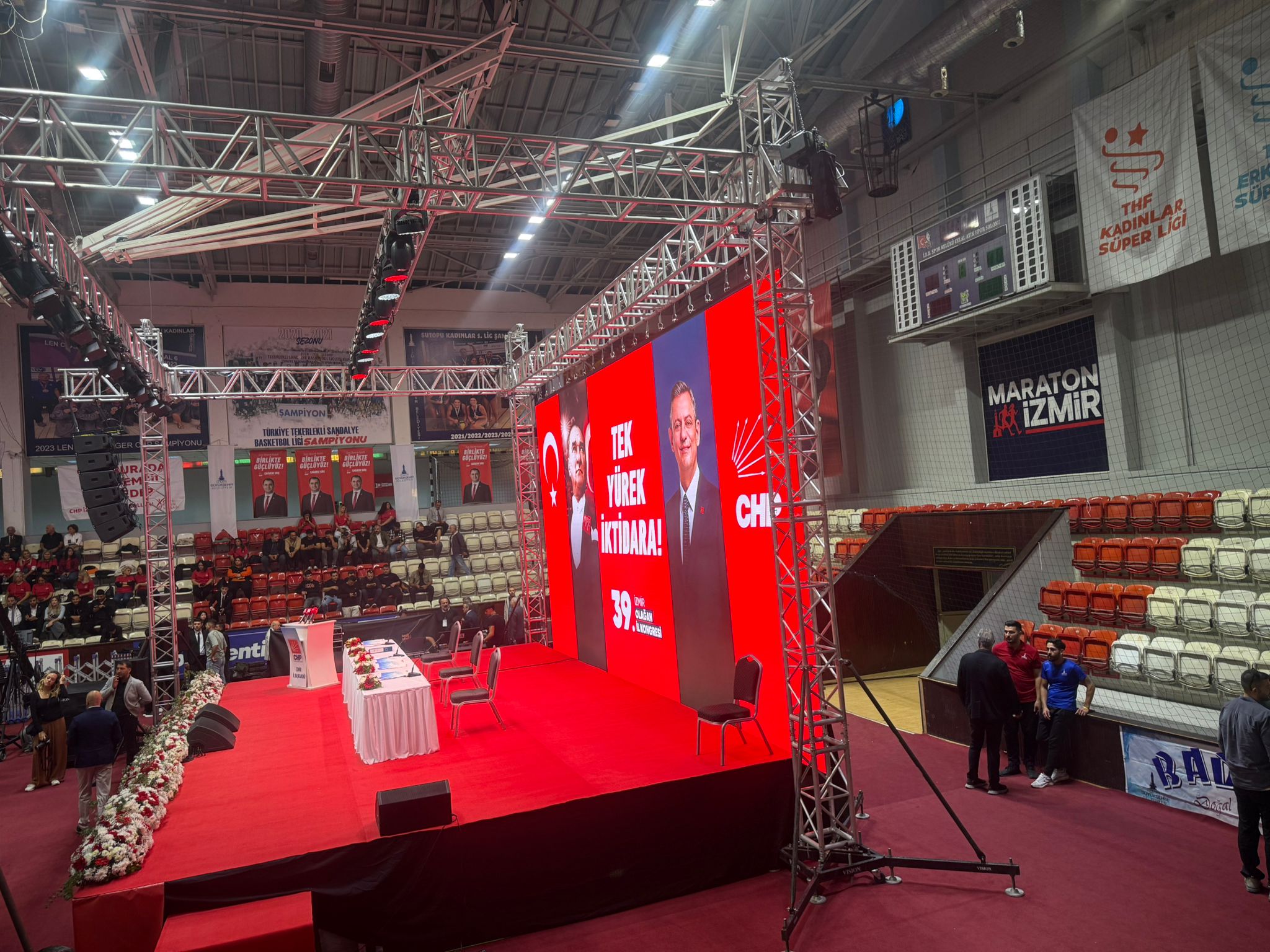 Chp Izmirin Bayram Gunu Salondan Dikkat Ceken Notlar 3