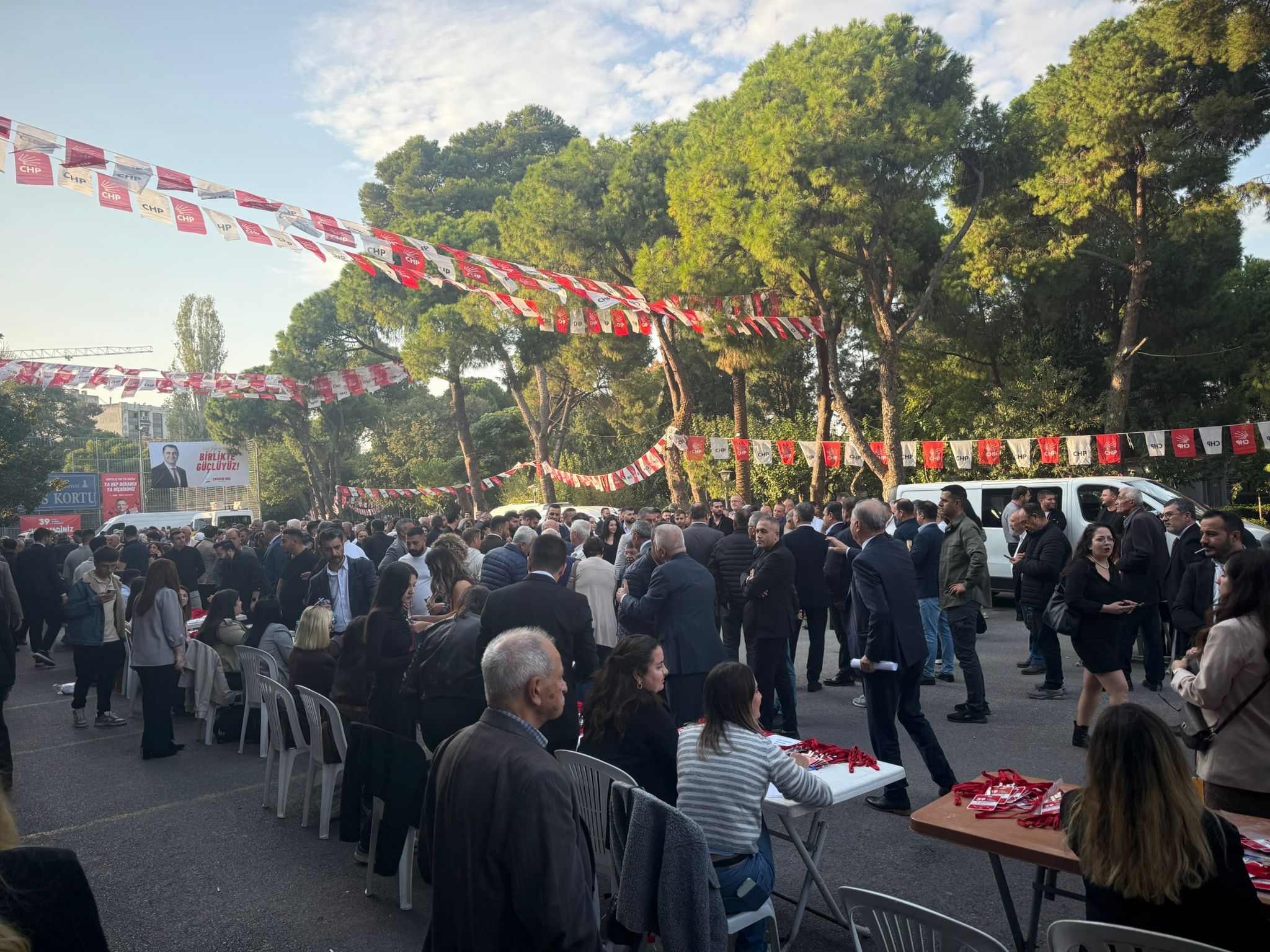 Chp Izmirin Bayram Gunu Salondan Dikkat Ceken Notlar 4