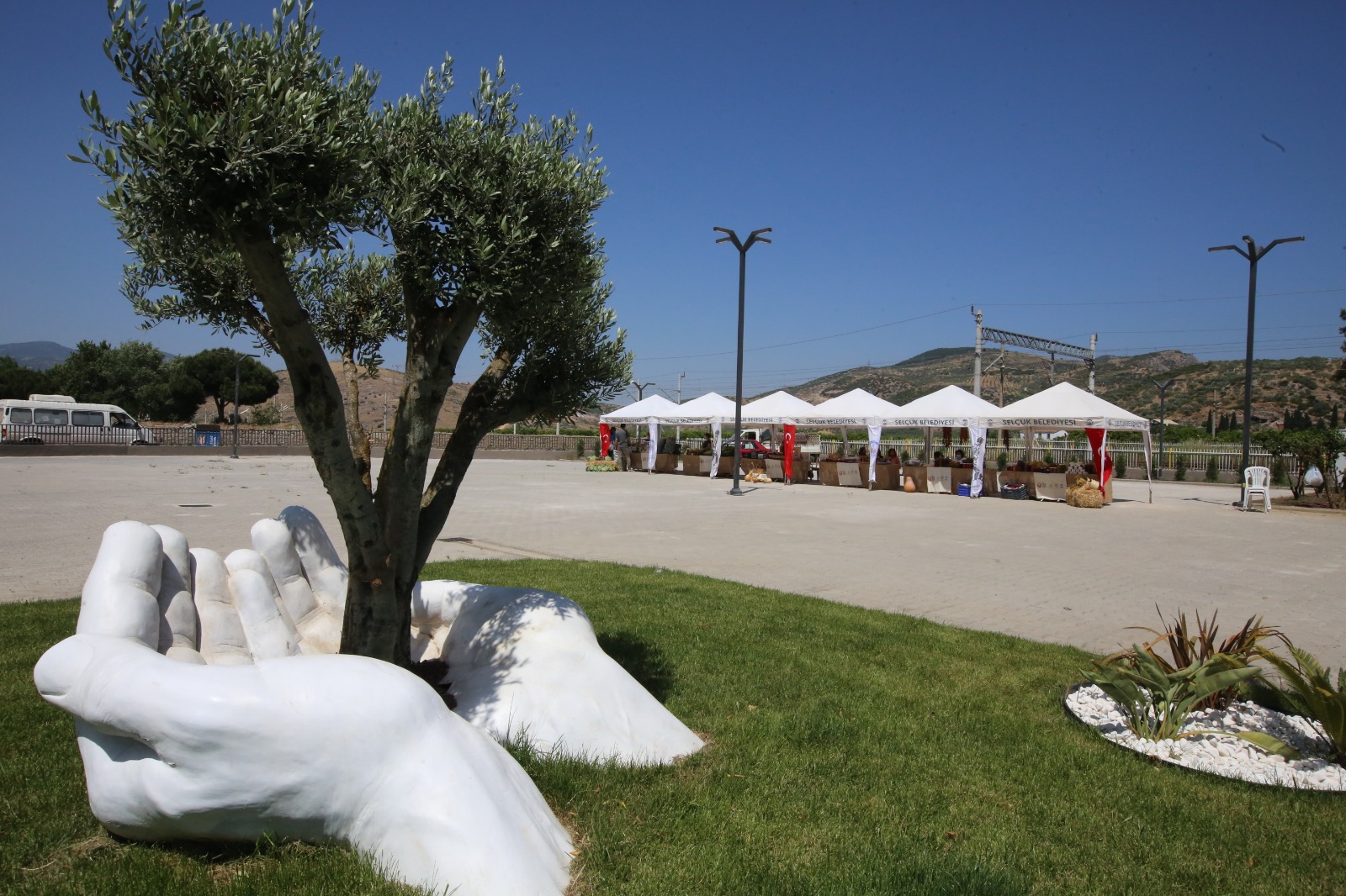 Efes Tarlası Yaşam Köyü Üretici Pazarı (1)