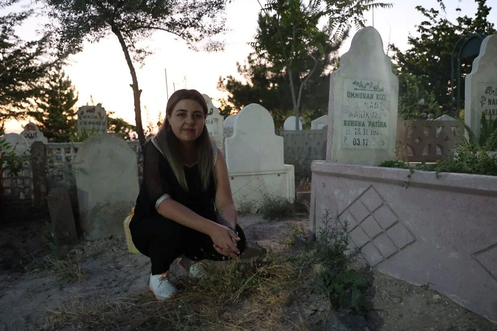 Hic Tanimadigi Ilesini Ariyordu Kendi Mezarini Buldu 2