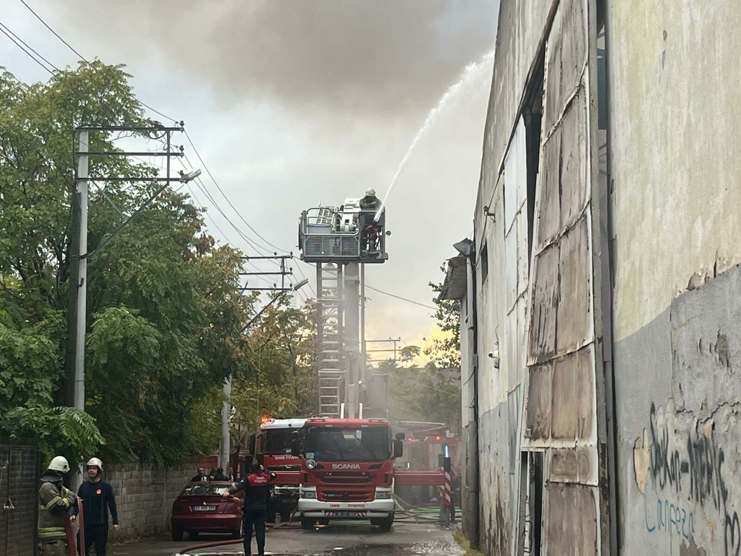 I Z M I R D E D E P O Y A N G I N I (2) 944865 280632