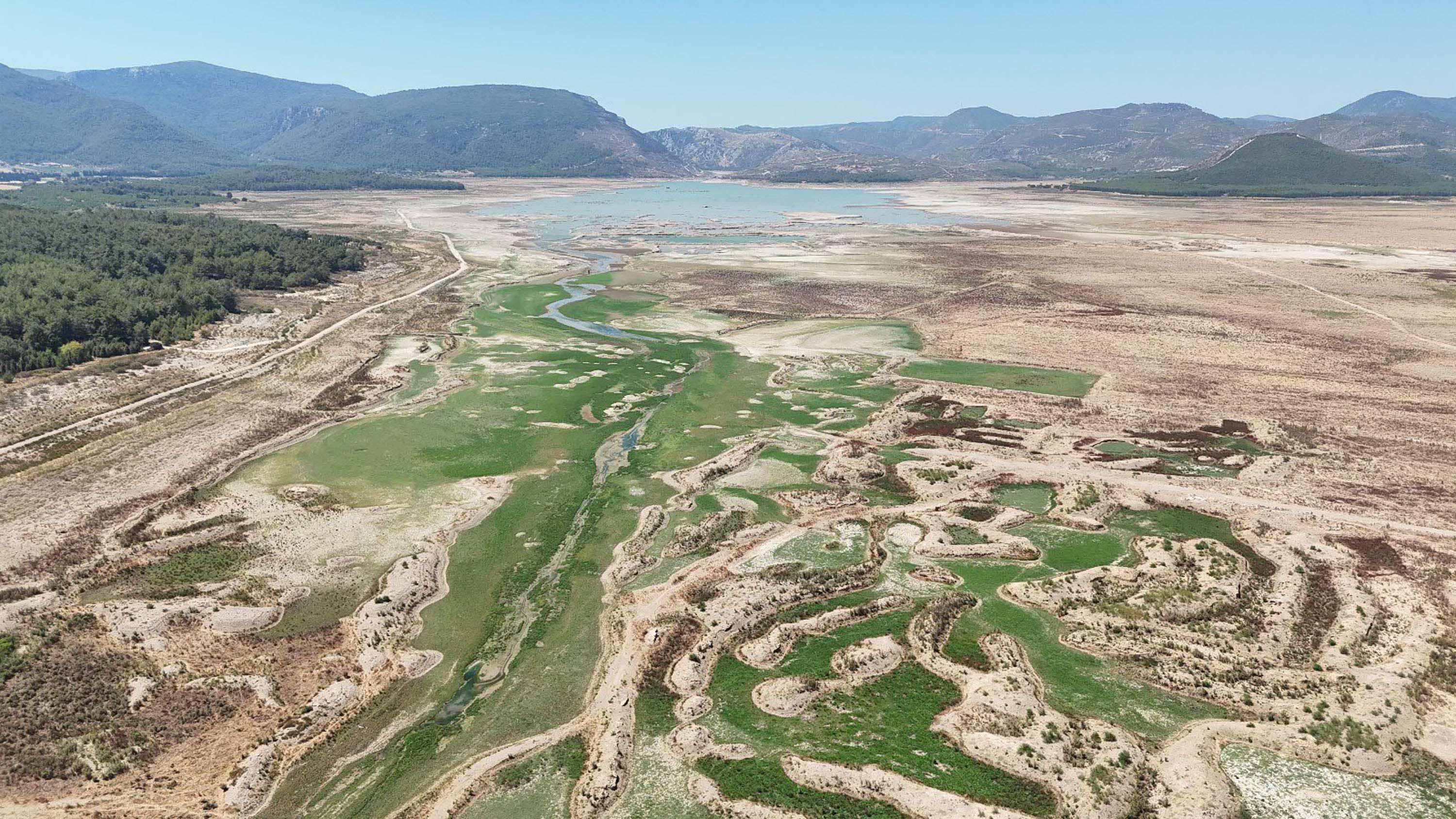 I Z M I R D E S E L V E K U R A K L I K A Y N I A N D A Y A S A 987746 293240