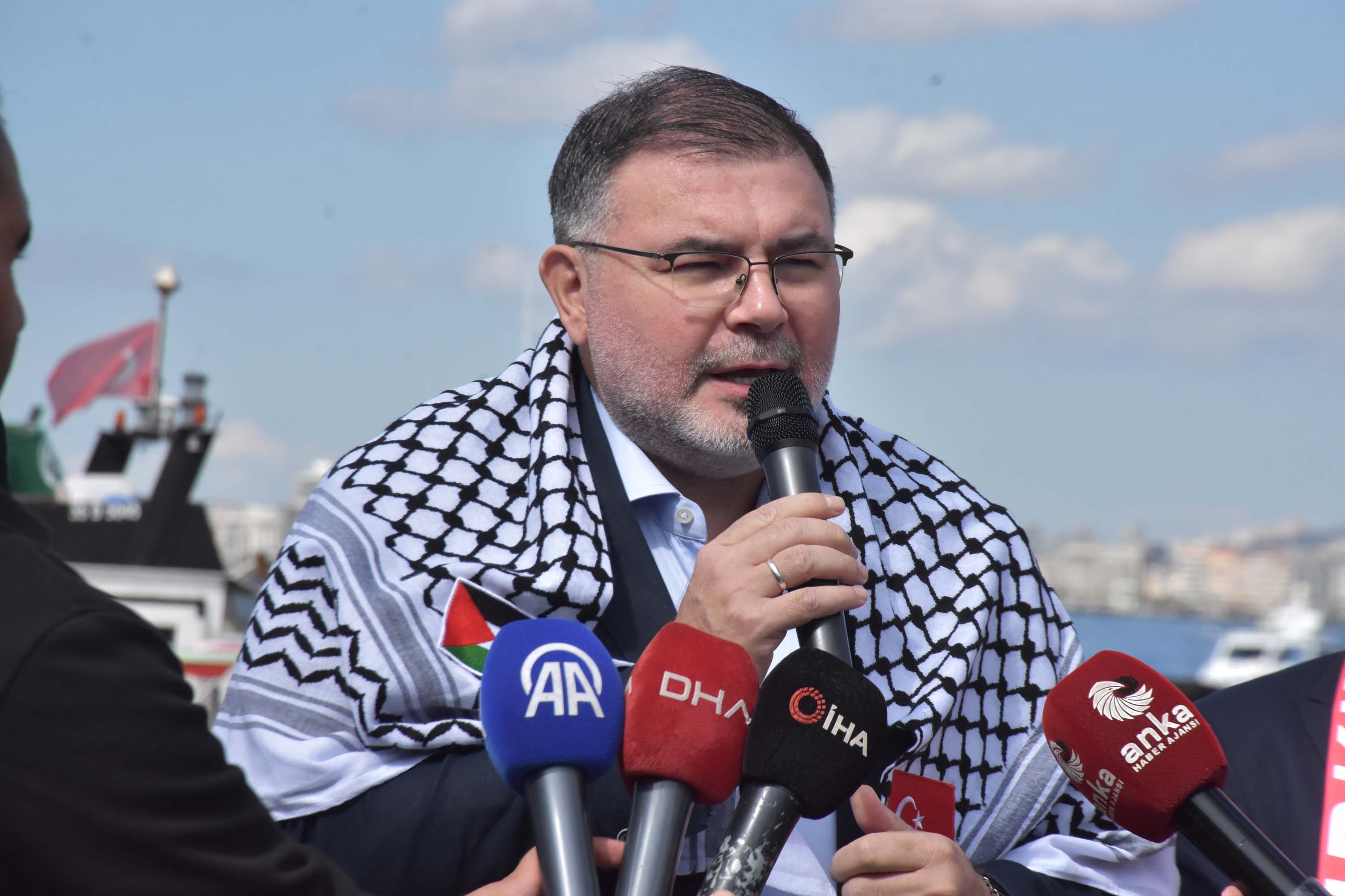 I Z M I R D E T E K N E L E R S U M U D F I L O S U N A D E S T E 948319 281593