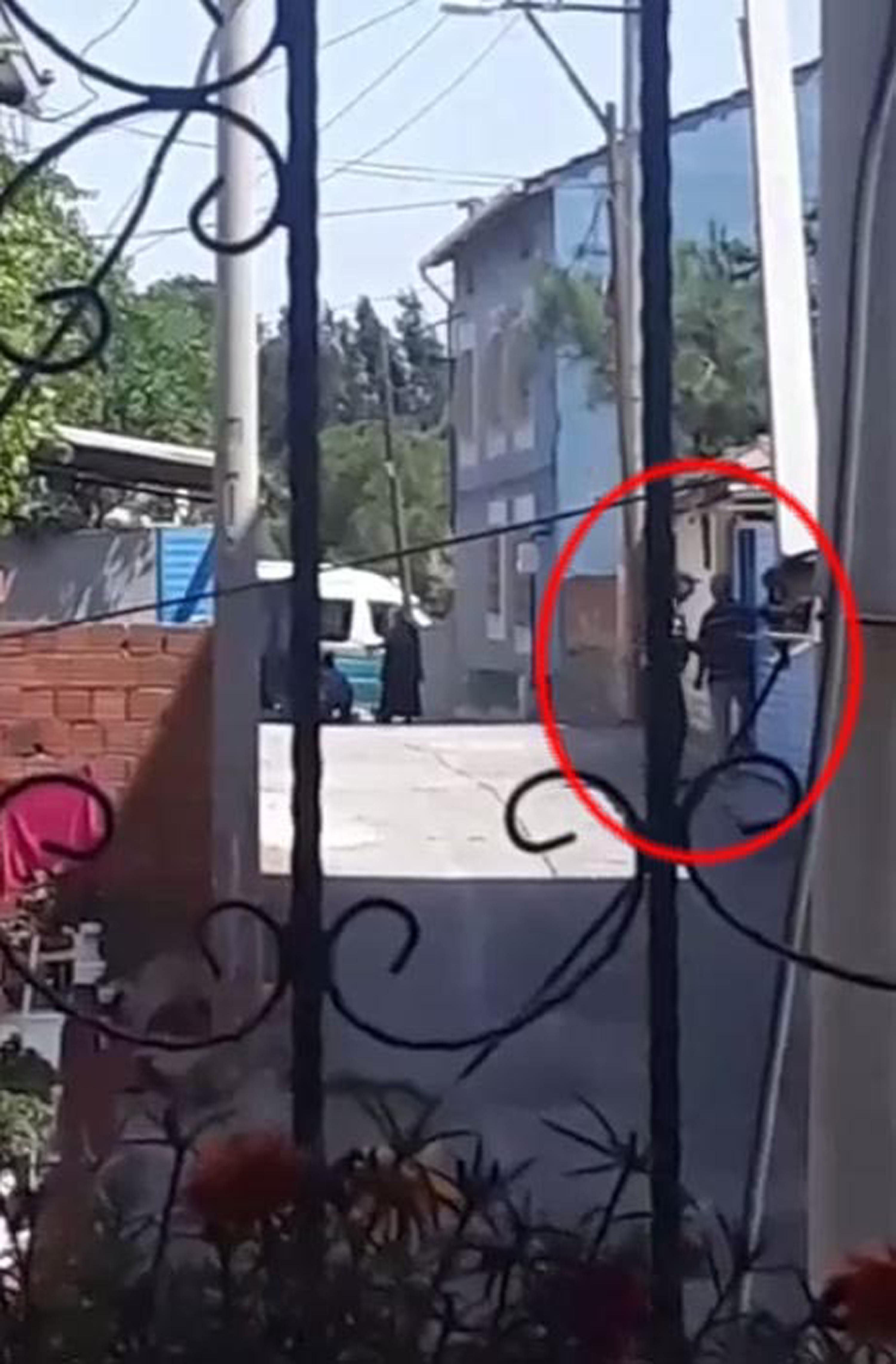 K O M S U C I F T I L E K I Z L A R I N I N O L D U R U L M E S I D A 956136 283963