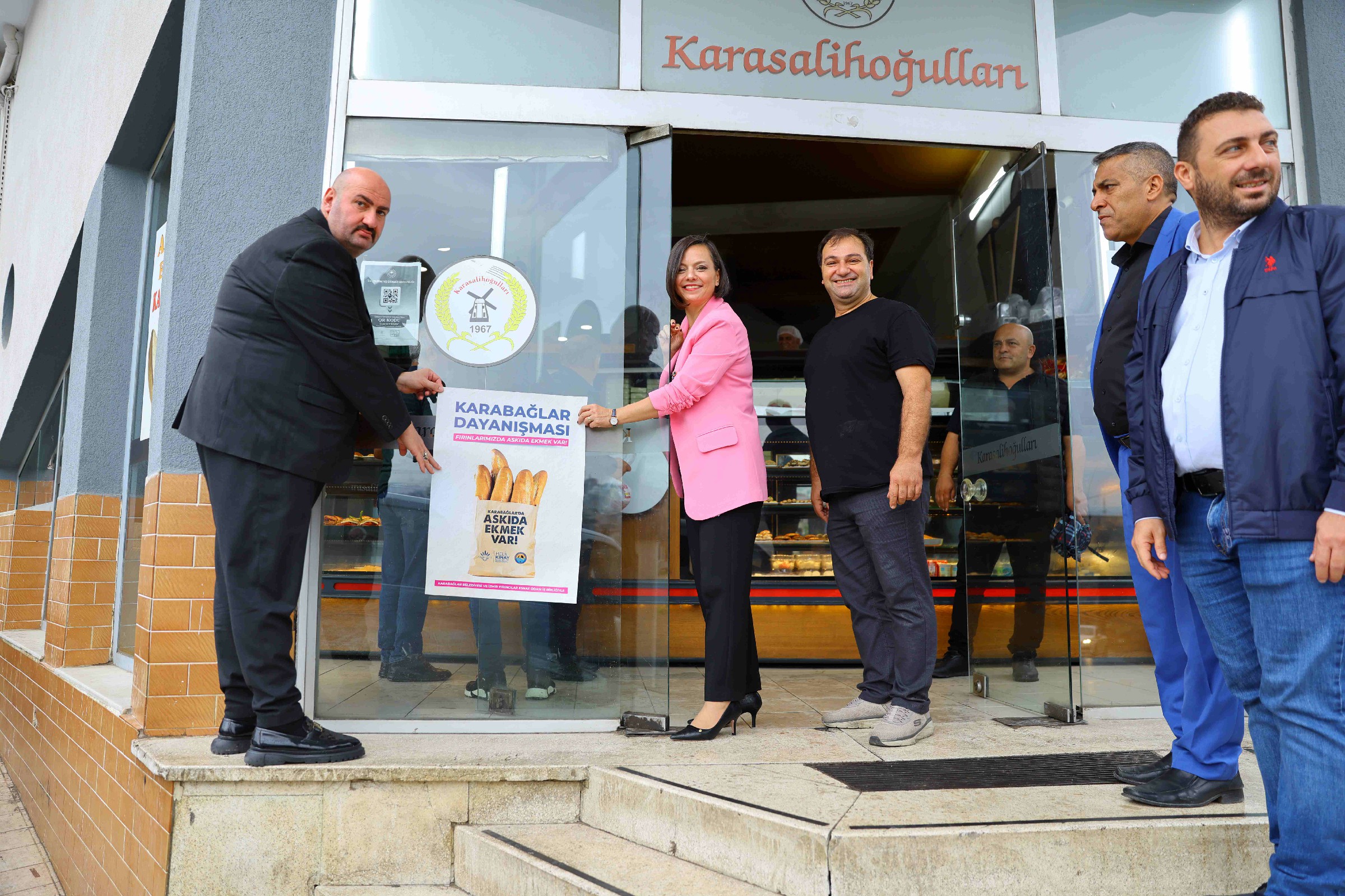 Karabaglarda Dayanisma Buyuyor Askida Ekmek Projesi Basladi 4