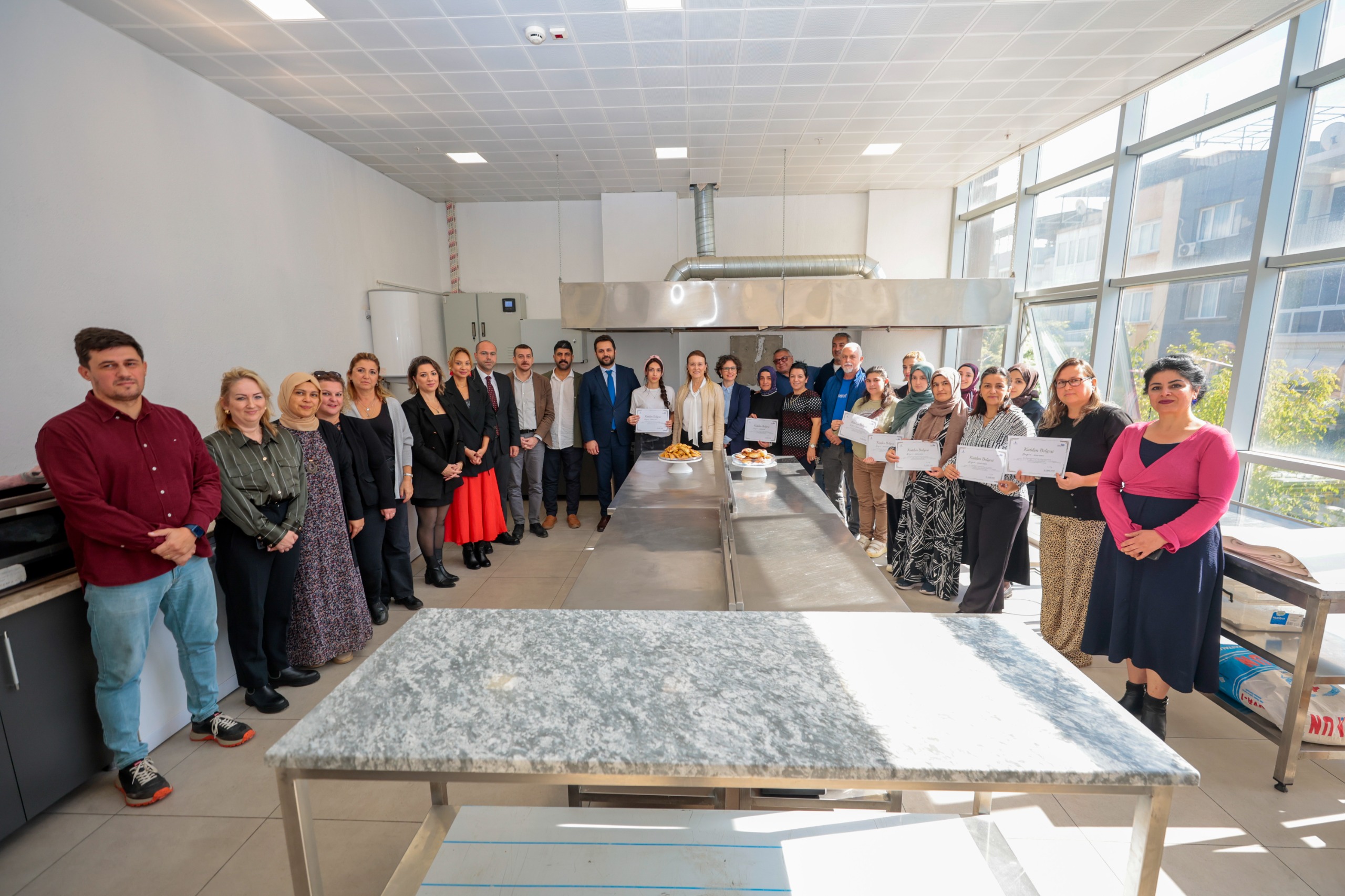 Konak’ın Hamur Ürünleri Yapımı Kursu Mezunlarını Verdi (1)