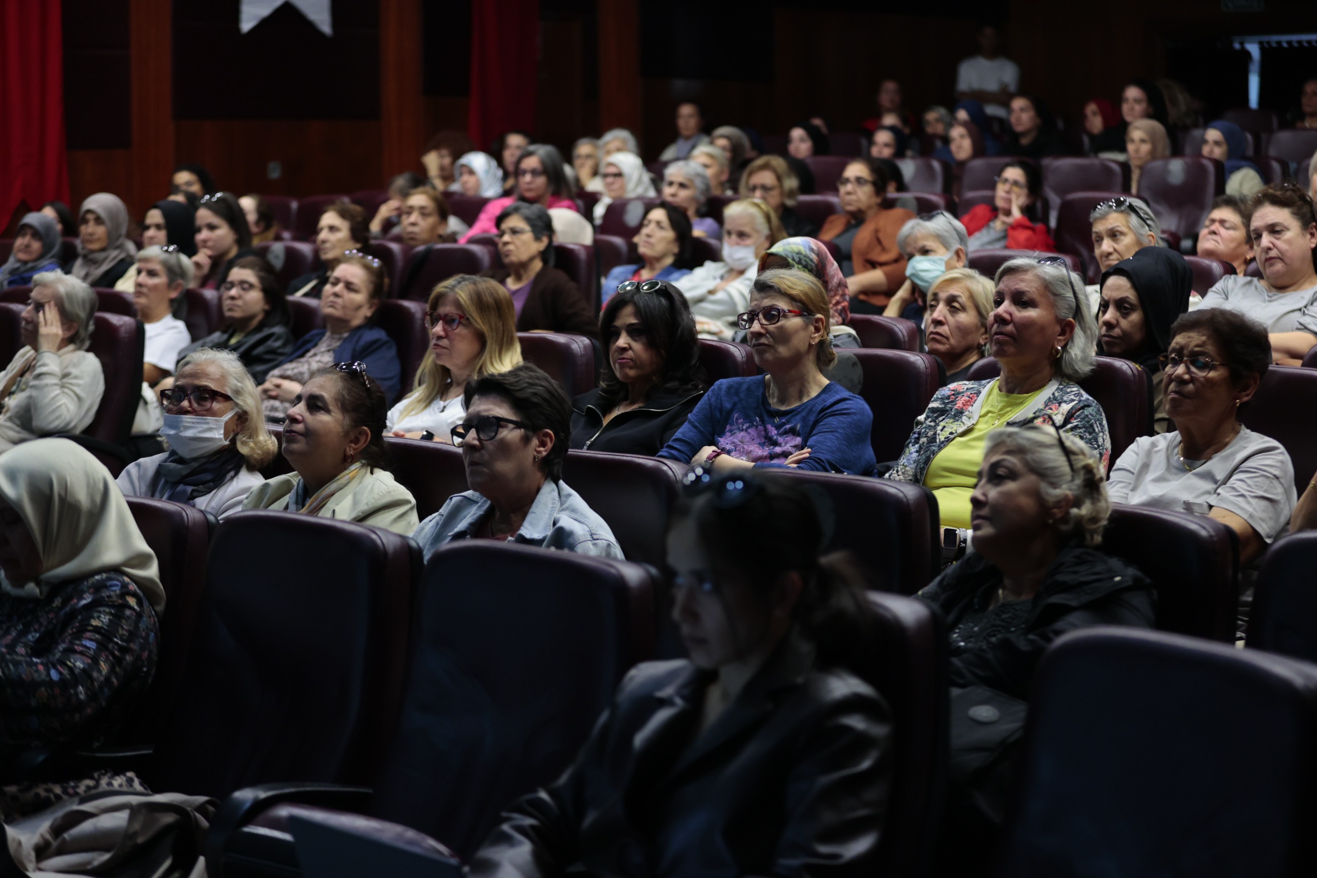 Konak’ta Meme Kanseri Farkındalık Ayı Seminerleri Tamamlandı (5)
