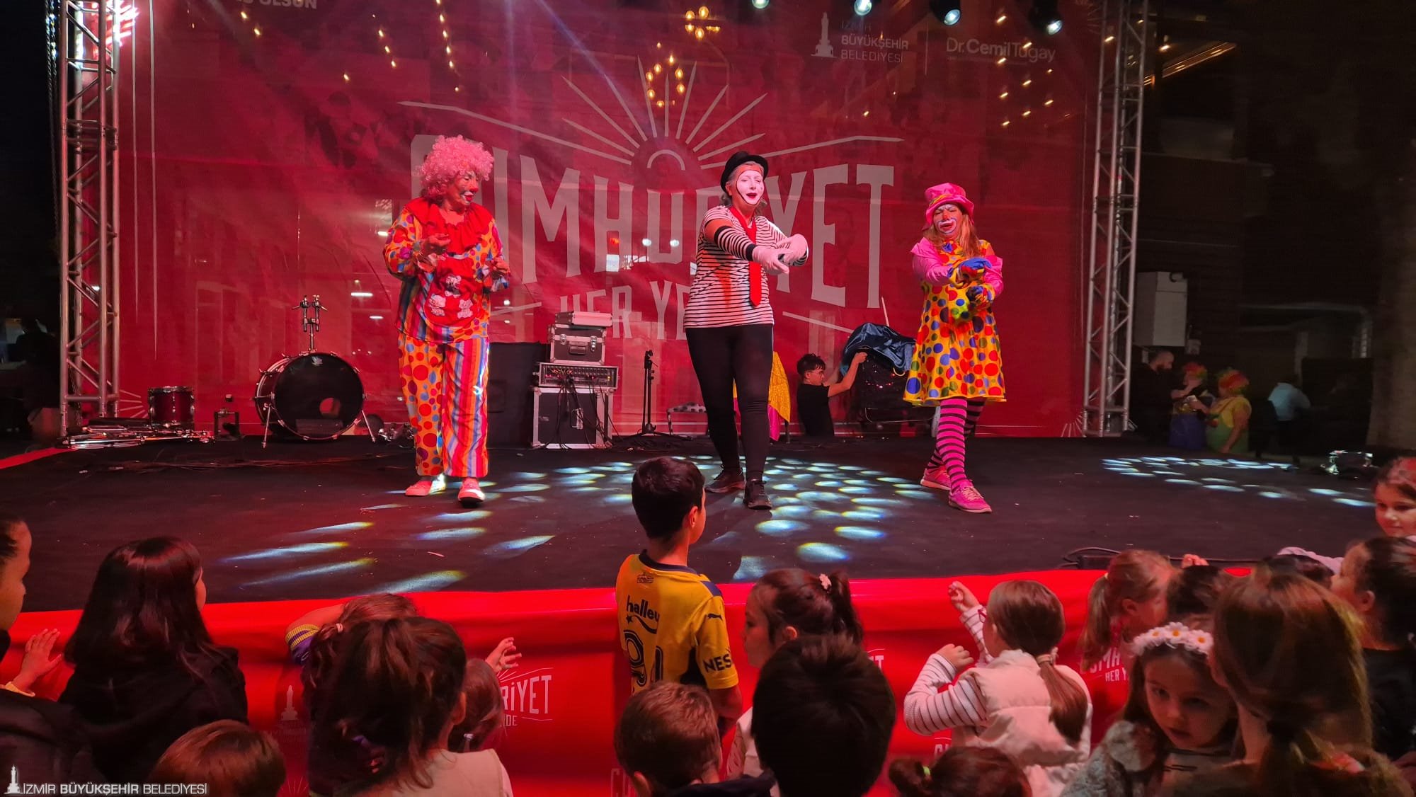 Mendereste Cumhuriyet Bayrami Coskuyla Kutlandi 2