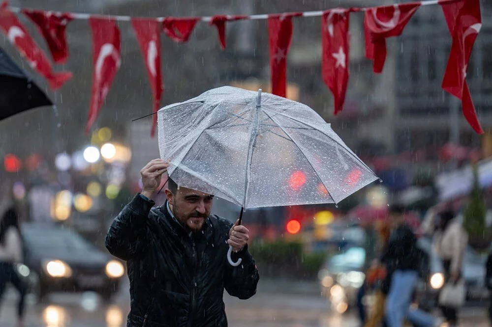 Meteoroloji Istanbul Uyarisi Havada Carpisma Yasanacak 3
