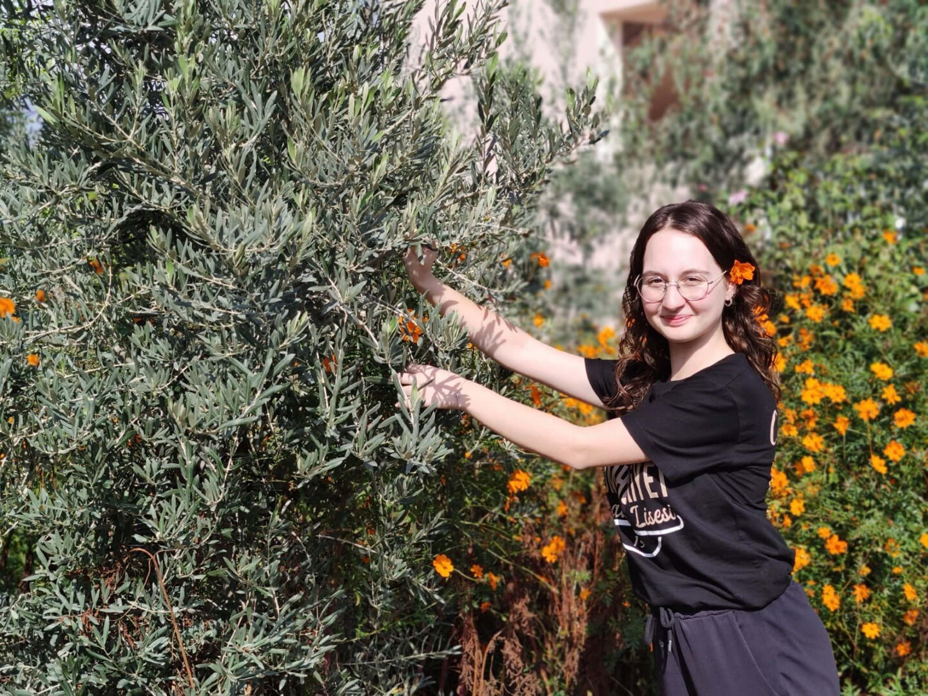 O K U L B A H C E S I N D E O G R E N C I L E R D E N Z E Y T I N H A S 983725 292031