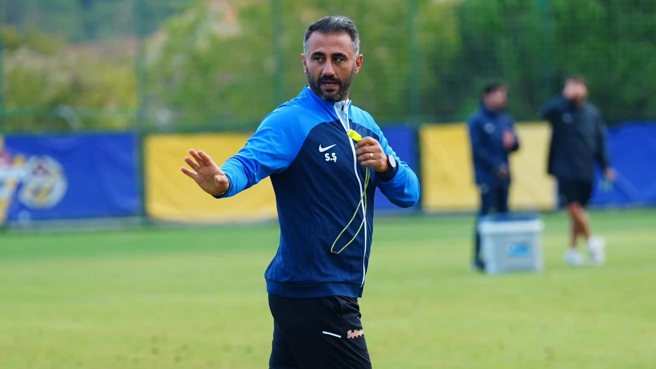 Super Ligde Yaprak Dokumu Erken Basladi Istifa Etti 1