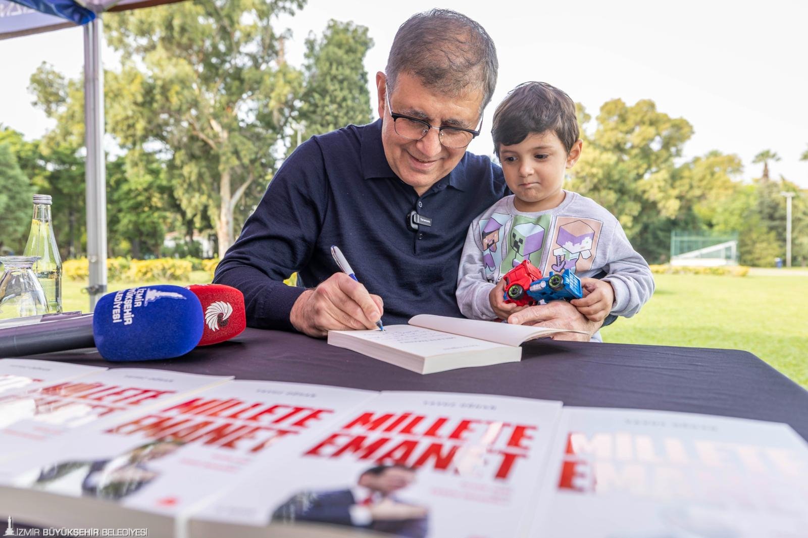 Tugay Kitaplari Imamoglunun Adina Imzaladi Mucadeleye Devam Edecegiz 2