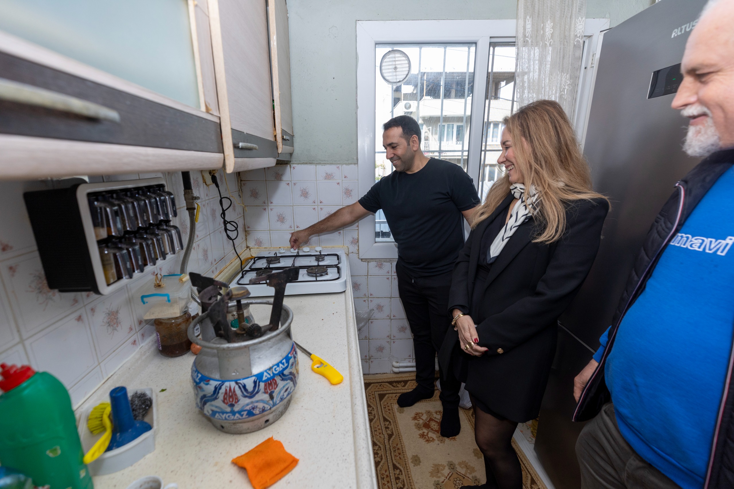 Ulubatlı’da Ilk Doğal Gaz Ateşi Yandı (1)