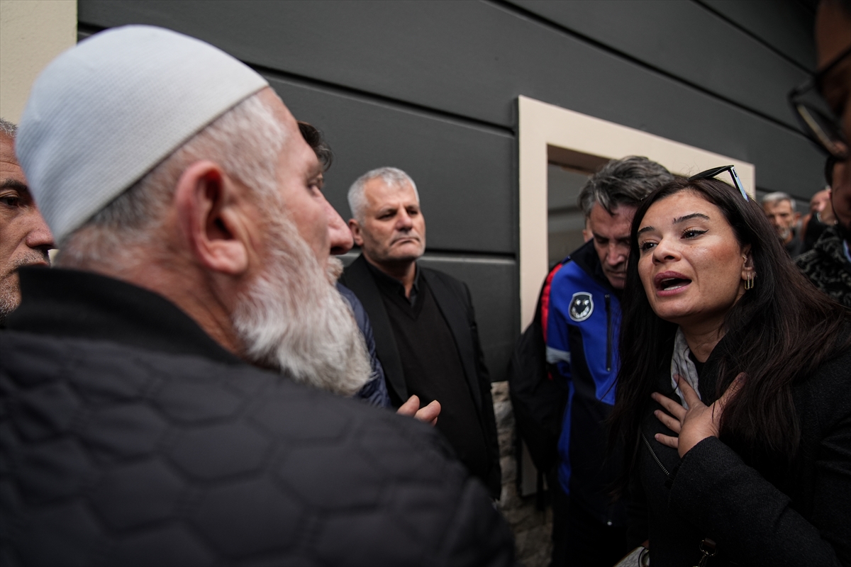 A A 20251118 39738660 39738649 I Z M I R D E M A H A L L E S A K I N L E R I I L E B E L E D I Y E E K I P L E R I A R A S I N D A Y I K I M G E R G I N L I G I