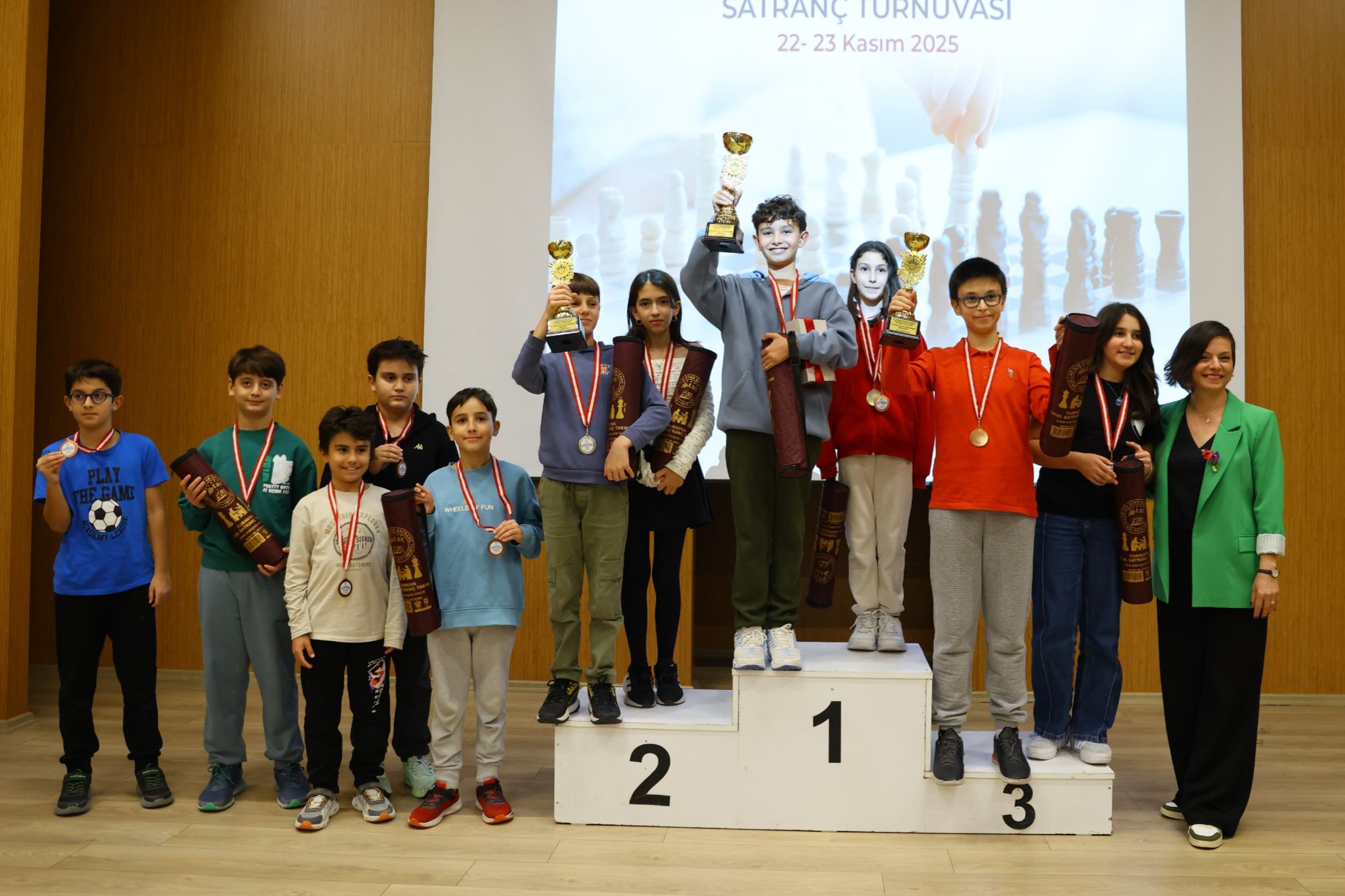 Baskan Kinay Satranc Turnuvasinda Konustu Yobazliklari Sah Mat Edecegiz 2